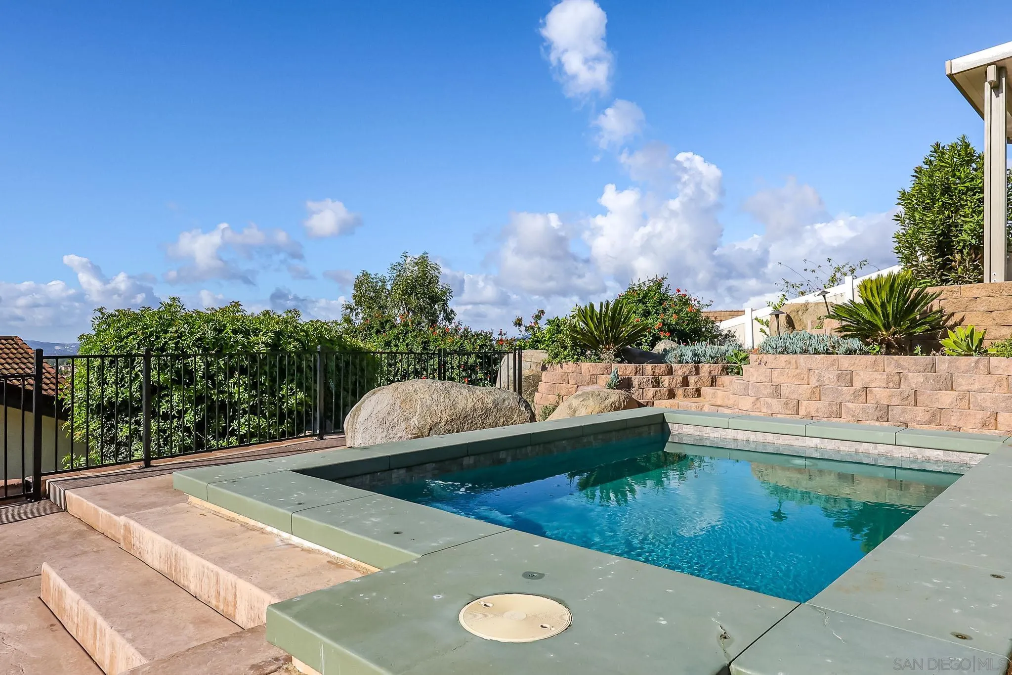 https://cdn.realtyfeed.com/cdn/127/260008798/ed9d2a86ef08bd8c52627009c3651252.webp
