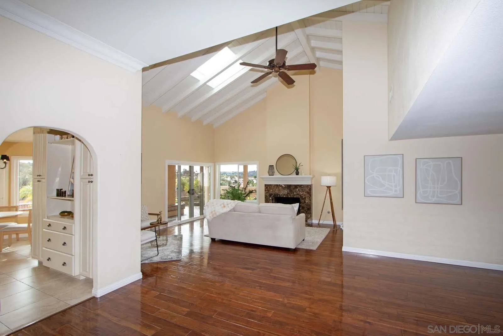 https://cdn.realtyfeed.com/cdn/127/2600088/16157a589eb5017b68b87de1c1047bd6.webp
