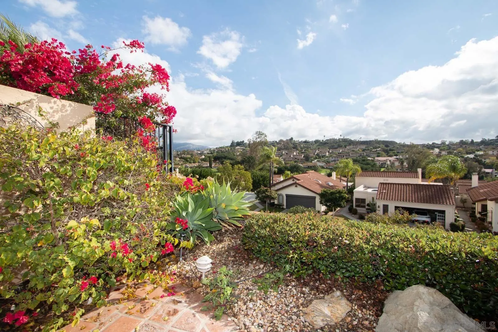 https://cdn.realtyfeed.com/cdn/127/2600088/860ceb49ffcd32525873bfa2116b7b55.webp