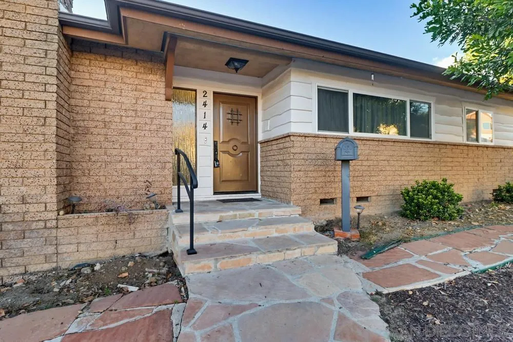 https://cdn.realtyfeed.com/cdn/127/260008805/029e01414cac46db82f0746bd0ec776e.webp