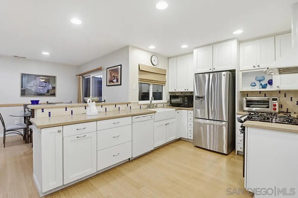 https://cdn.realtyfeed.com/cdn/127/260008805/55b0b7a96b470cbee11074213dca1e07.webp