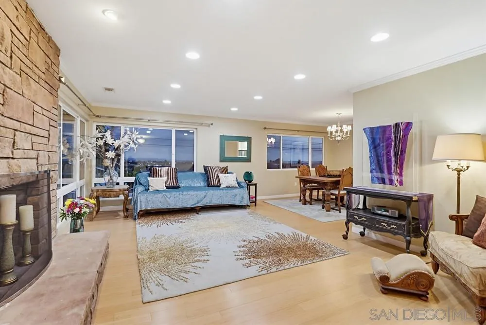 https://cdn.realtyfeed.com/cdn/127/260008805/5cb13cf67940c0a78711c737a2974516.webp