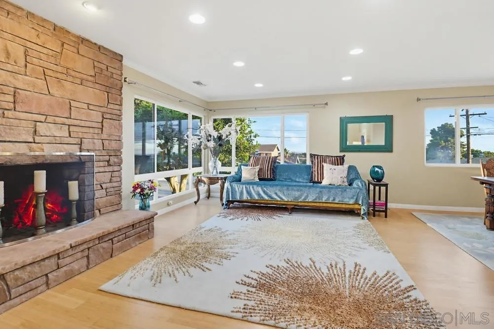 https://cdn.realtyfeed.com/cdn/127/260008805/9b1ebea0b3fe131daf37d0bff8b004f5.webp