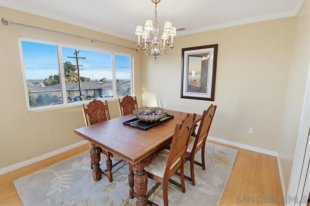 https://cdn.realtyfeed.com/cdn/127/260008805/d4e4420e3cbba4c02d14230574382fb2.webp