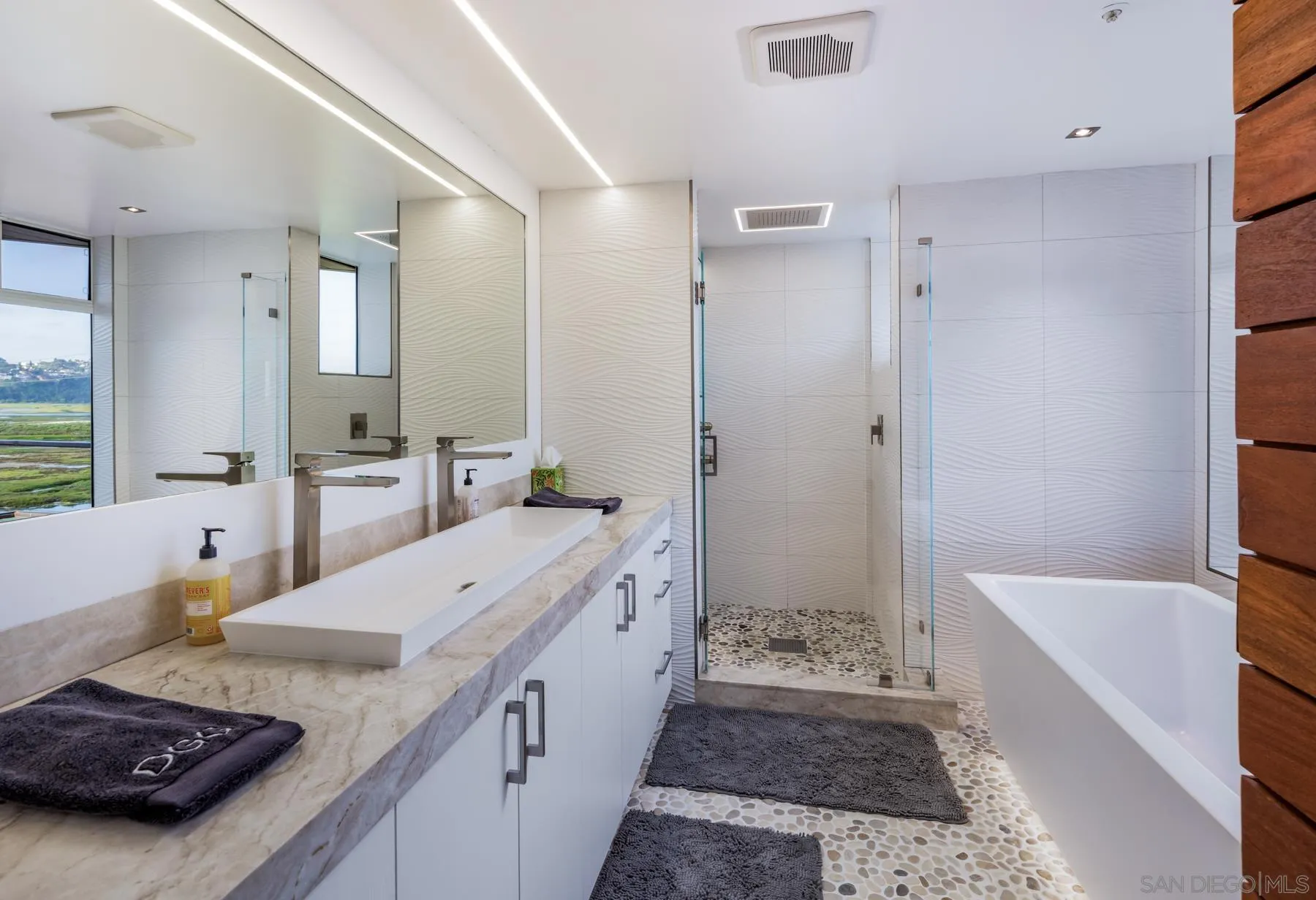 https://cdn.realtyfeed.com/cdn/127/260008807/5404d6facda56706d1a23414e38edf7f.webp