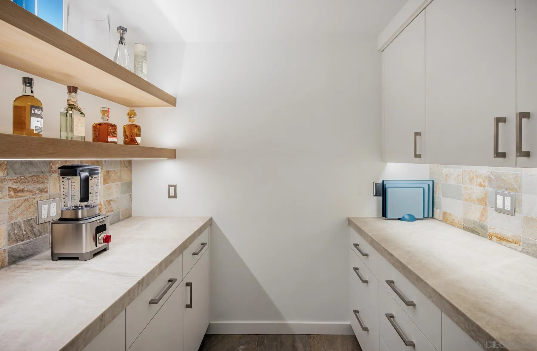 https://cdn.realtyfeed.com/cdn/127/260008807/8a5971ede1d159ccc65b6fff2cc44ca9.webp