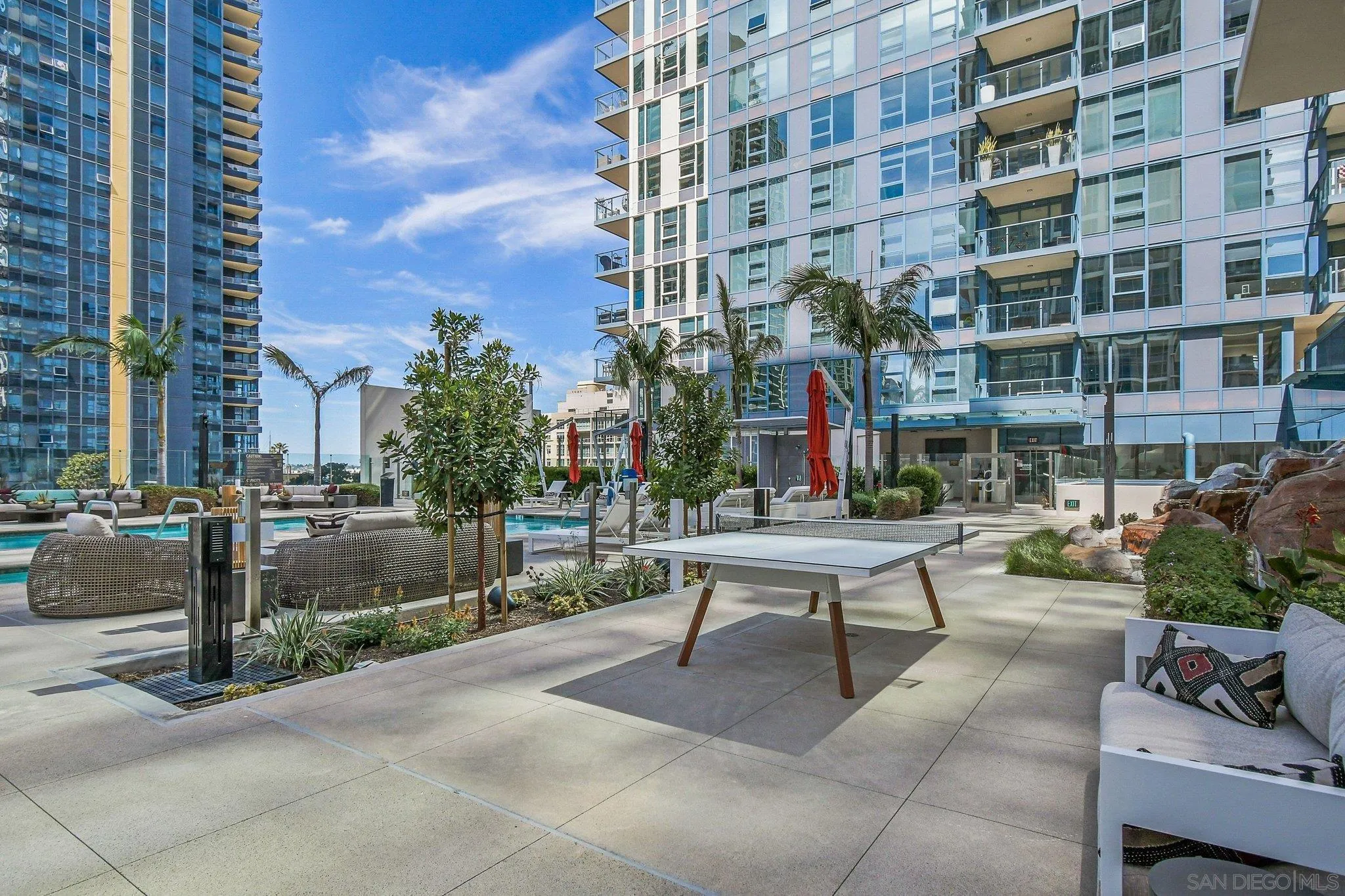 https://cdn.realtyfeed.com/cdn/127/260008811/1980236ce1c7c339eb4cce5a3f926443.webp