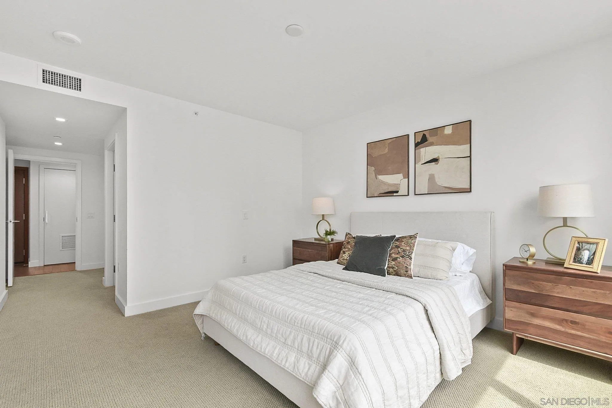 https://cdn.realtyfeed.com/cdn/127/260008811/49c33bd0aadd926195868722d1cbc90a.webp