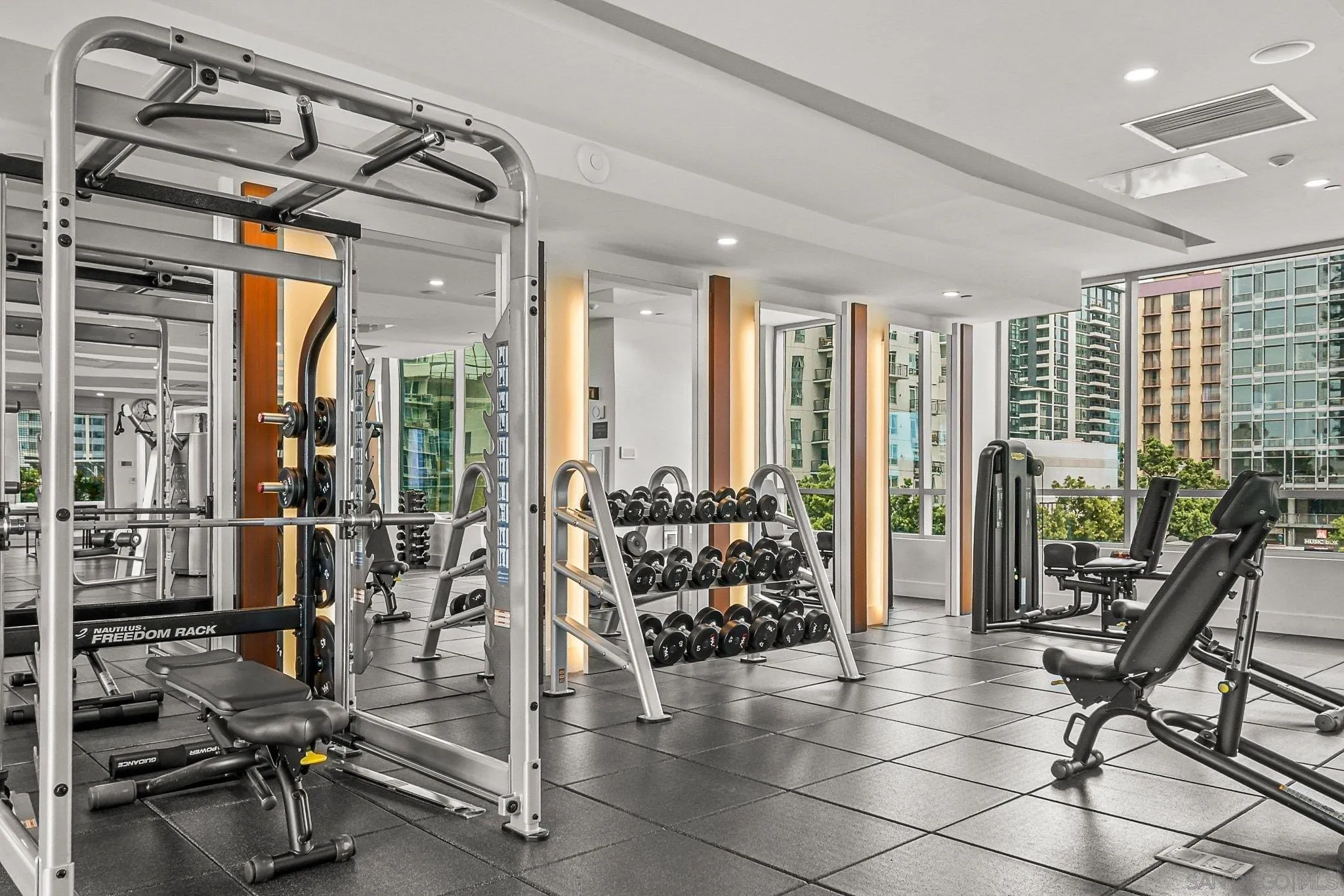 https://cdn.realtyfeed.com/cdn/127/260008811/7cb7aafac8af8e052c89c3c5662dd3a2.webp