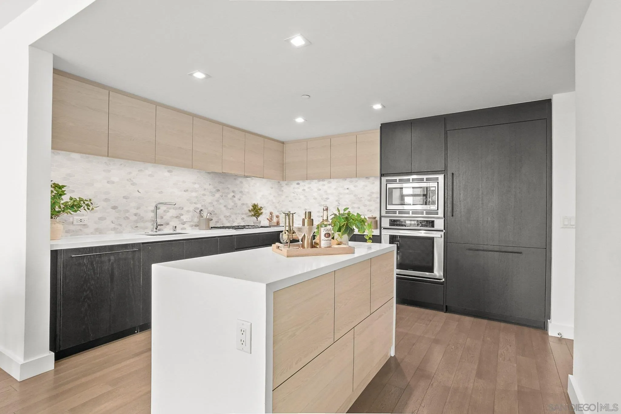 https://cdn.realtyfeed.com/cdn/127/260008811/dd36ae7d3d086c02961013d84fc471bd.webp