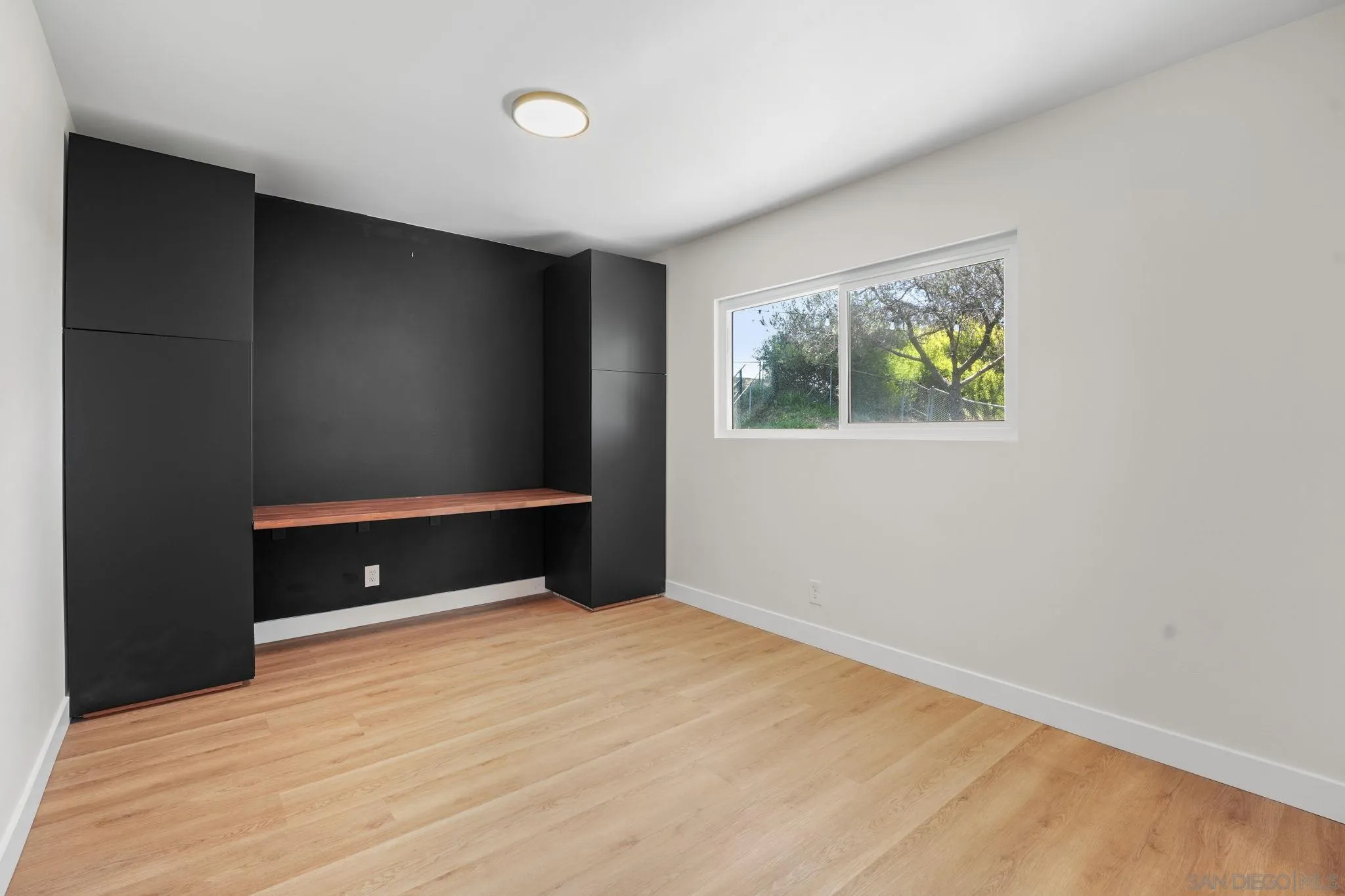 https://cdn.realtyfeed.com/cdn/127/260008817/2497cc72de795baf31411afb06ab755b.webp
