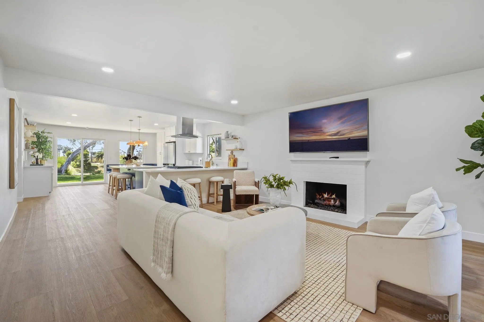 Oceanside, CA 92054
