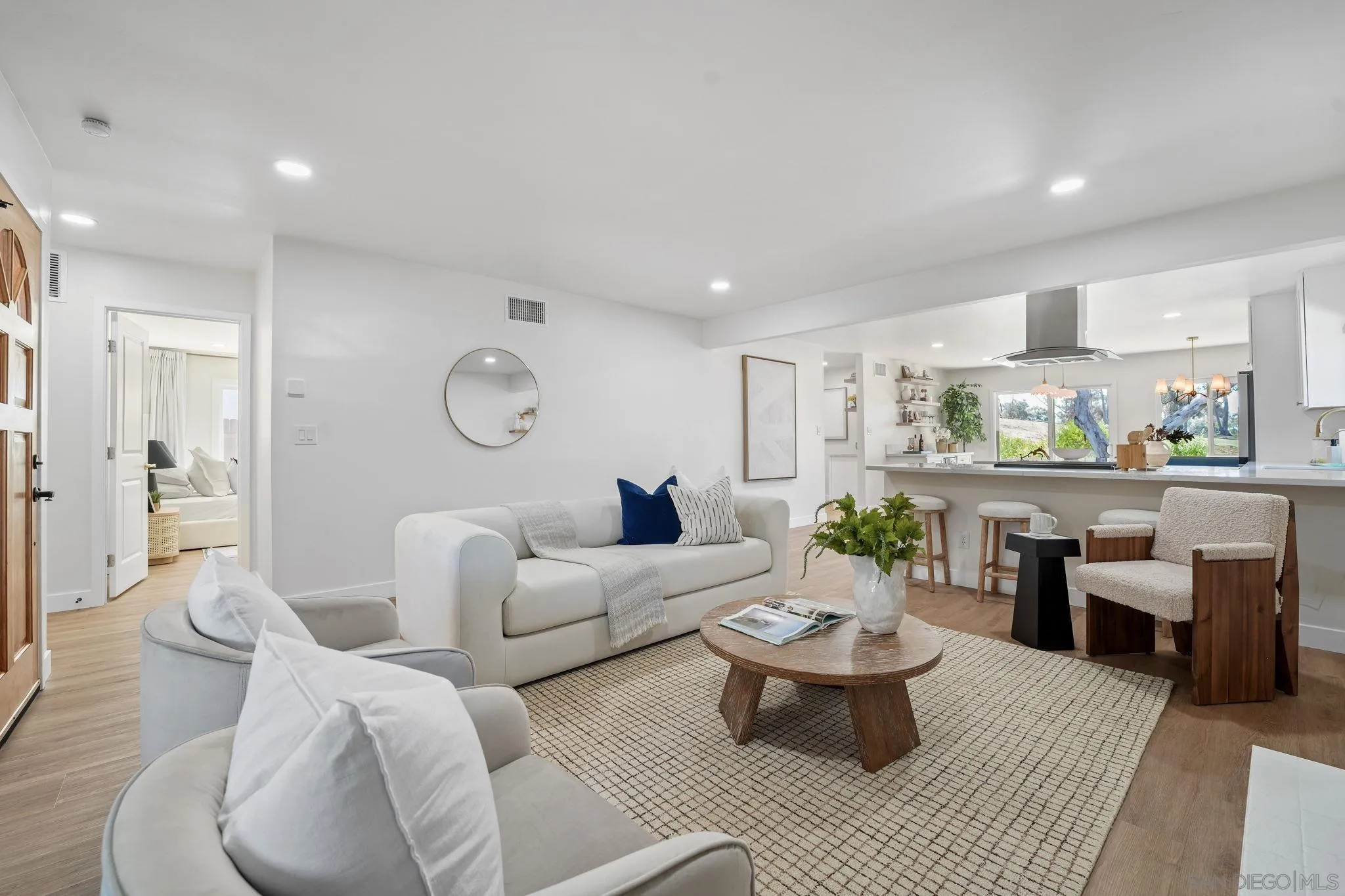 https://cdn.realtyfeed.com/cdn/127/260008817/b423558f5515b702e2ce698801385e6e.webp
