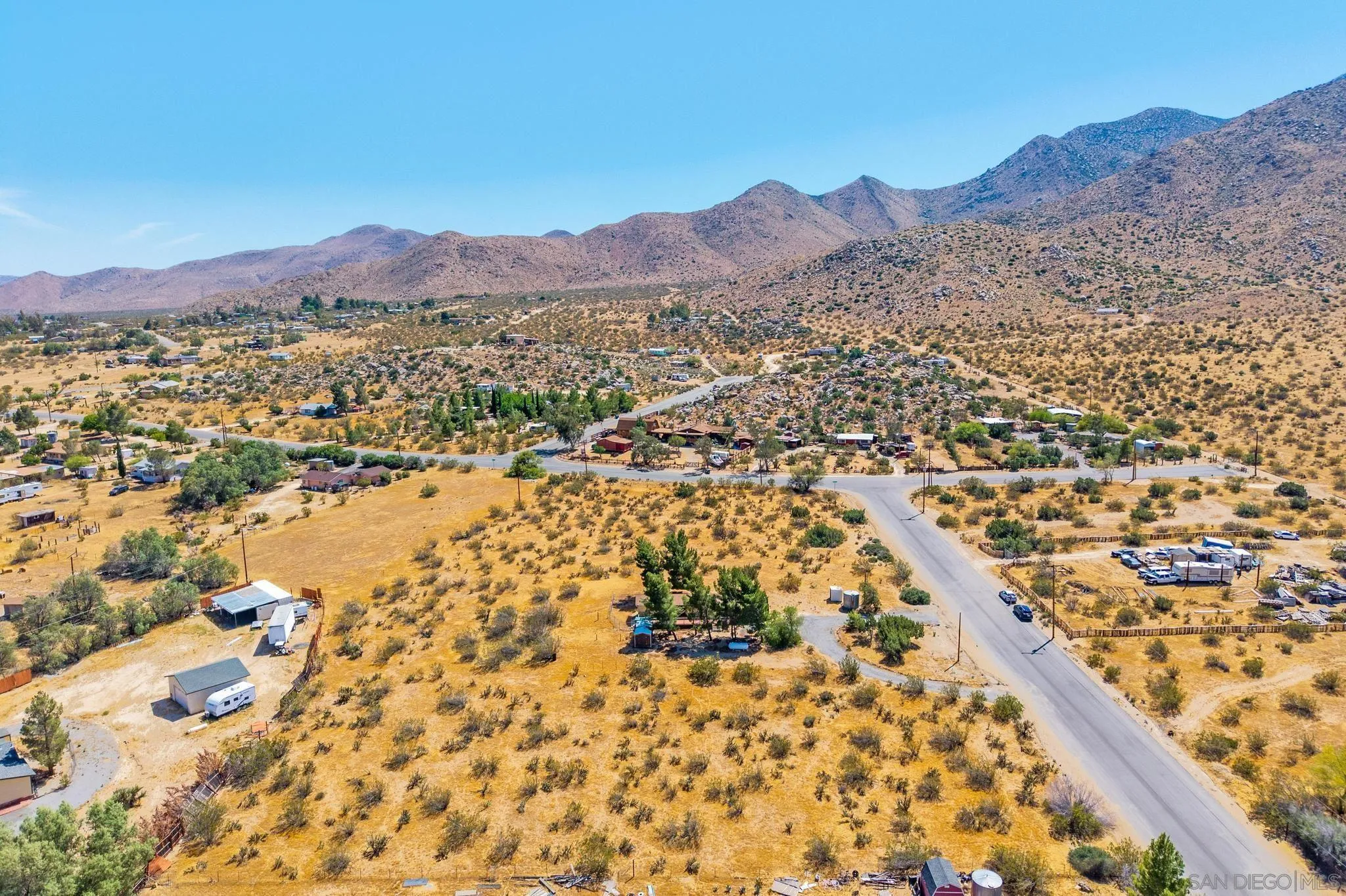 https://cdn.realtyfeed.com/cdn/127/260008818/32281ab24fd33fb8624732f7c0b348c1.webp