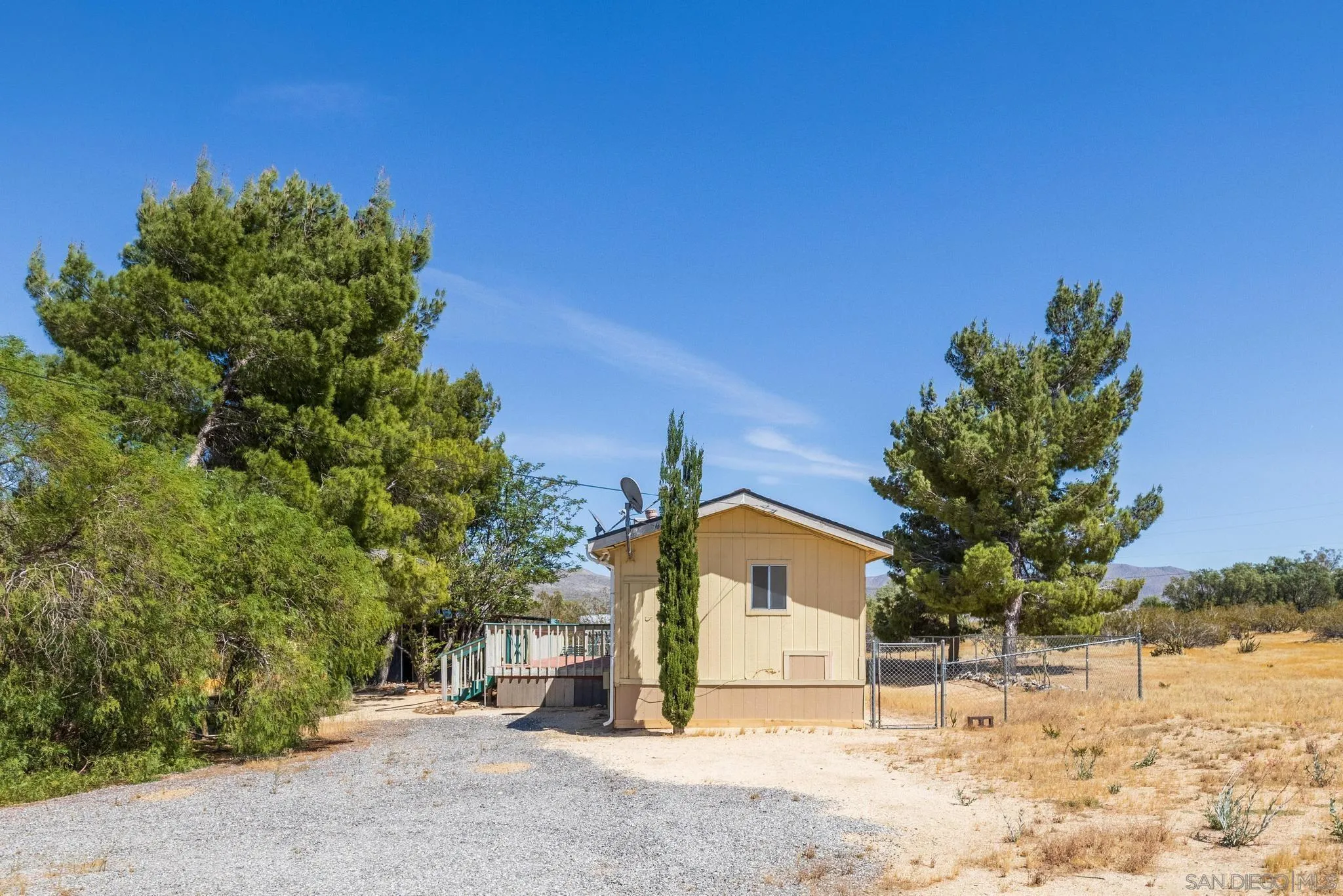 https://cdn.realtyfeed.com/cdn/127/260008818/c07320419fab66b88bb94e25e9f1928c.webp
