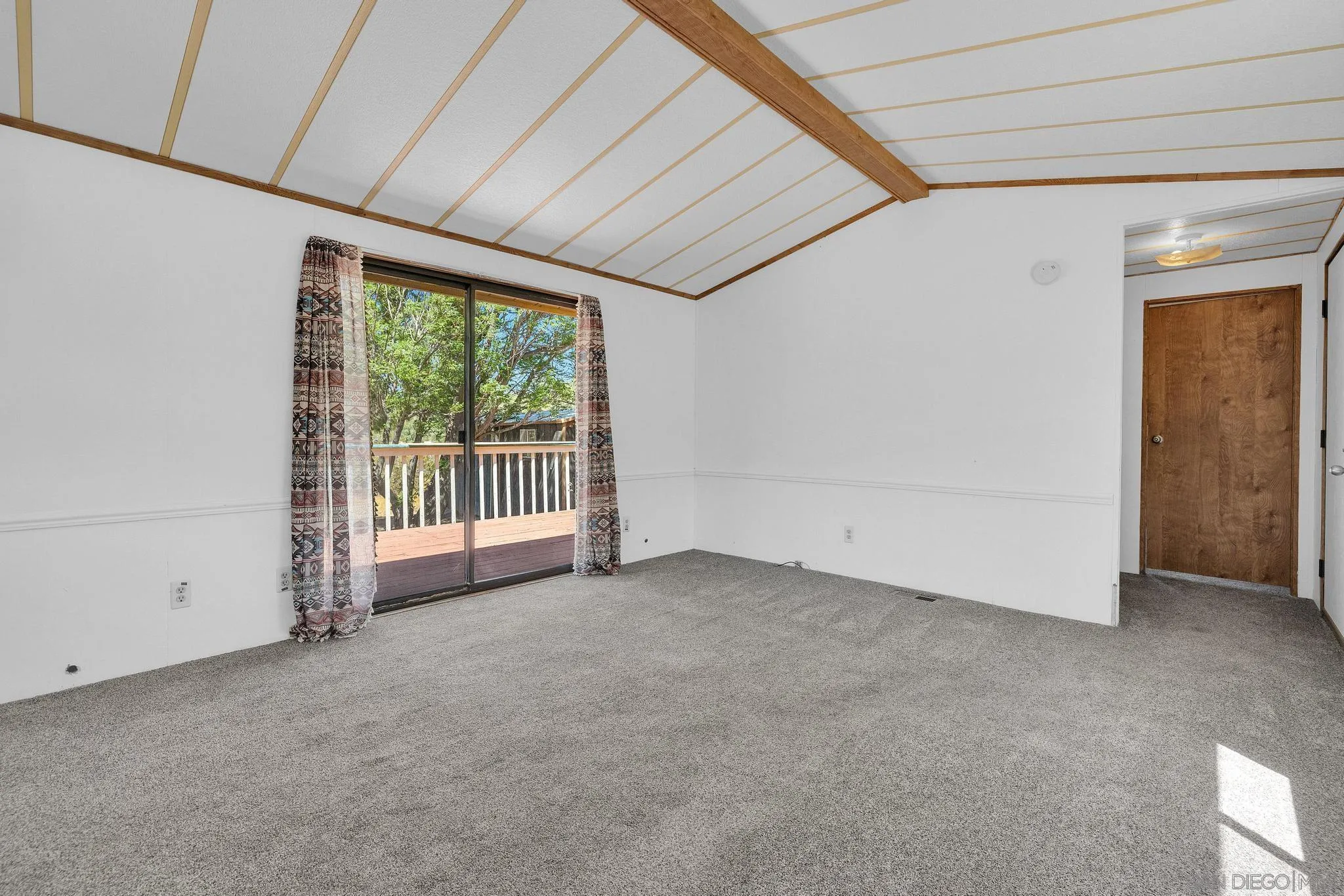 https://cdn.realtyfeed.com/cdn/127/260008818/dfcc0f9da44815ba5a9a5584b4590f25.webp