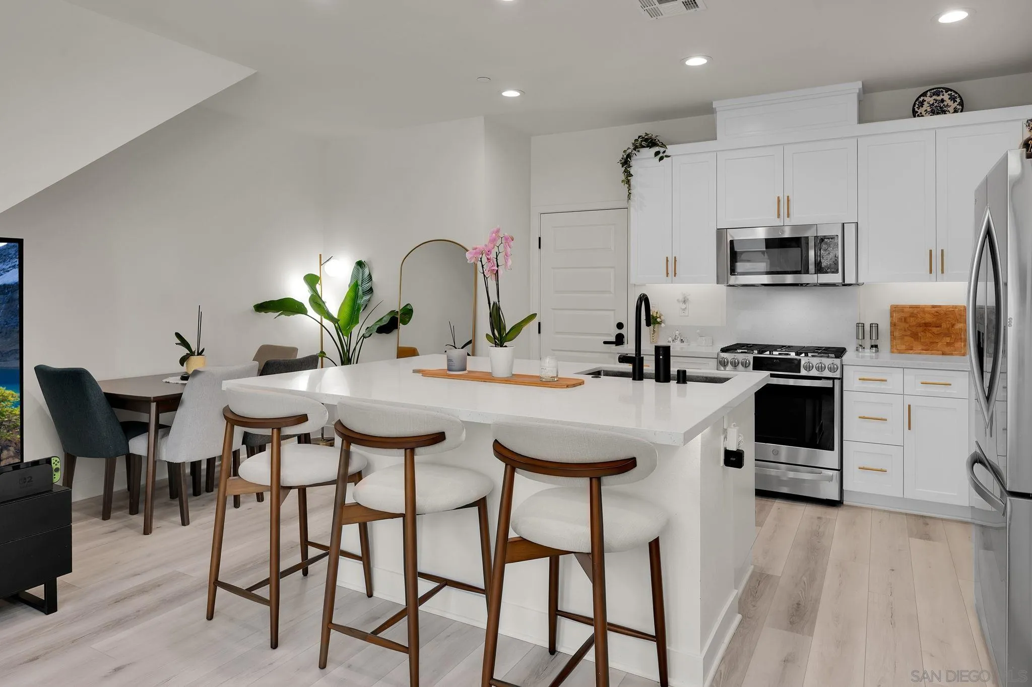 Photo #8: 260008819 Listing: Photo #8