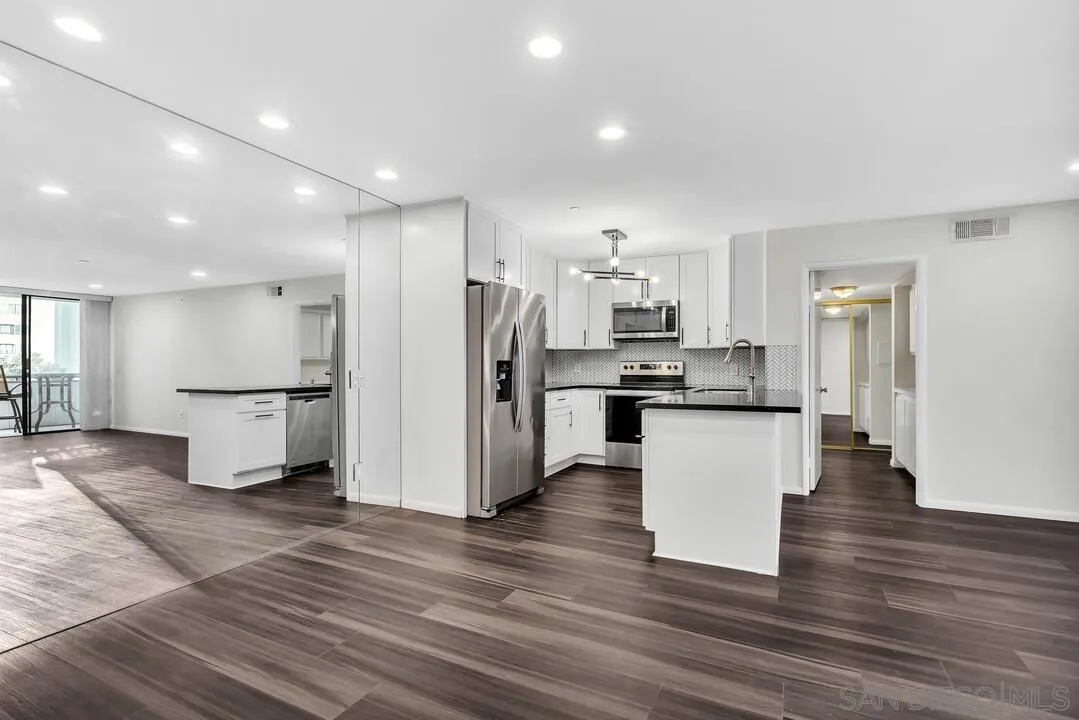 https://cdn.realtyfeed.com/cdn/127/260008823/1be1d9f00c91d73c086750e27f45ee98.webp