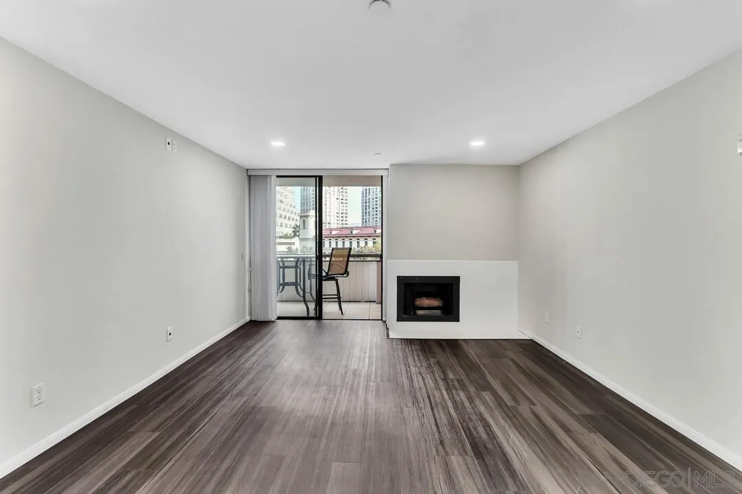 https://cdn.realtyfeed.com/cdn/127/260008823/721959484fdd401b2f75661e3ec23d00.webp