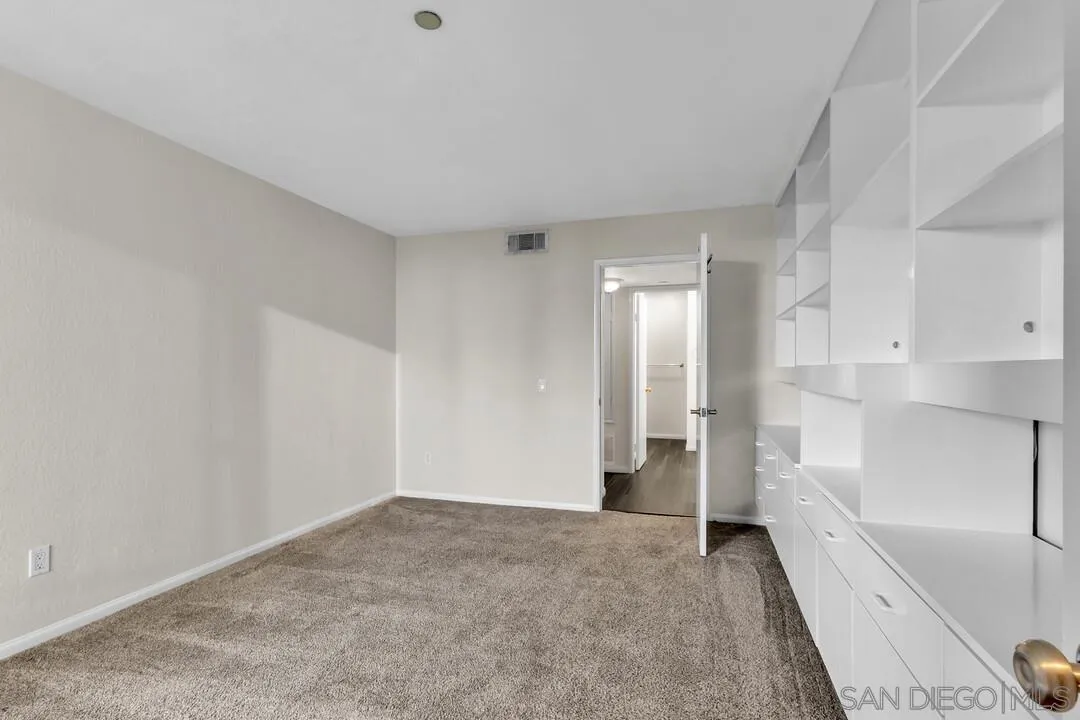 https://cdn.realtyfeed.com/cdn/127/260008823/93899901279d9fccc69de1c4327ebfeb.webp