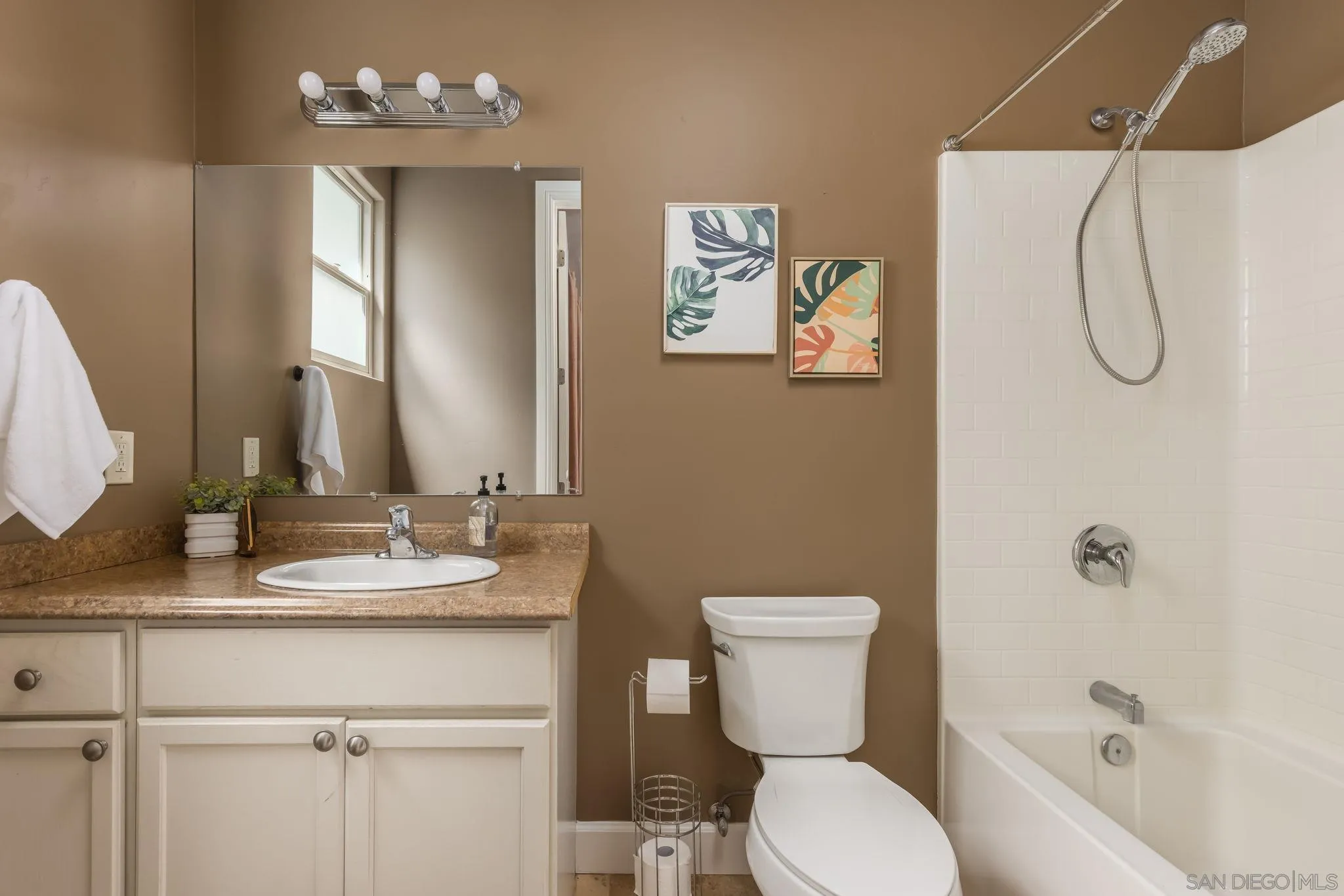 https://cdn.realtyfeed.com/cdn/127/260008825/49d2af3865edd33ed43075b7b2a75af2.webp