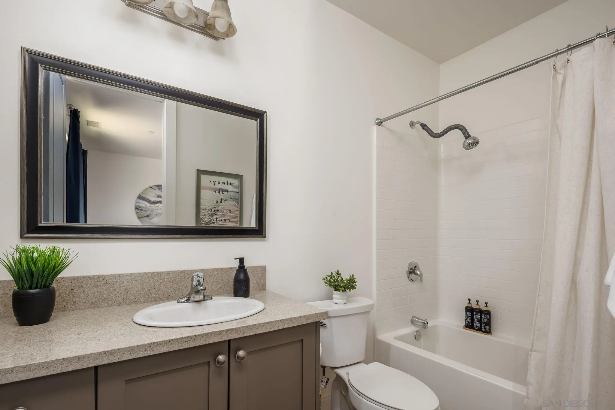 https://cdn.realtyfeed.com/cdn/127/260008825/850572c030411653bf30085535728ace.webp