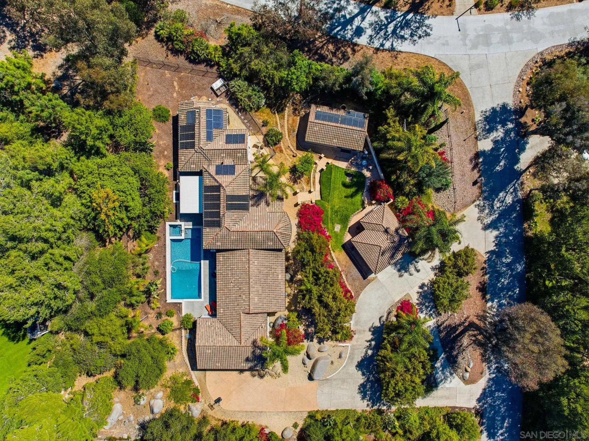 https://cdn.realtyfeed.com/cdn/127/260008825/fd776133b165ec714f5bbb1f828f08fb.webp