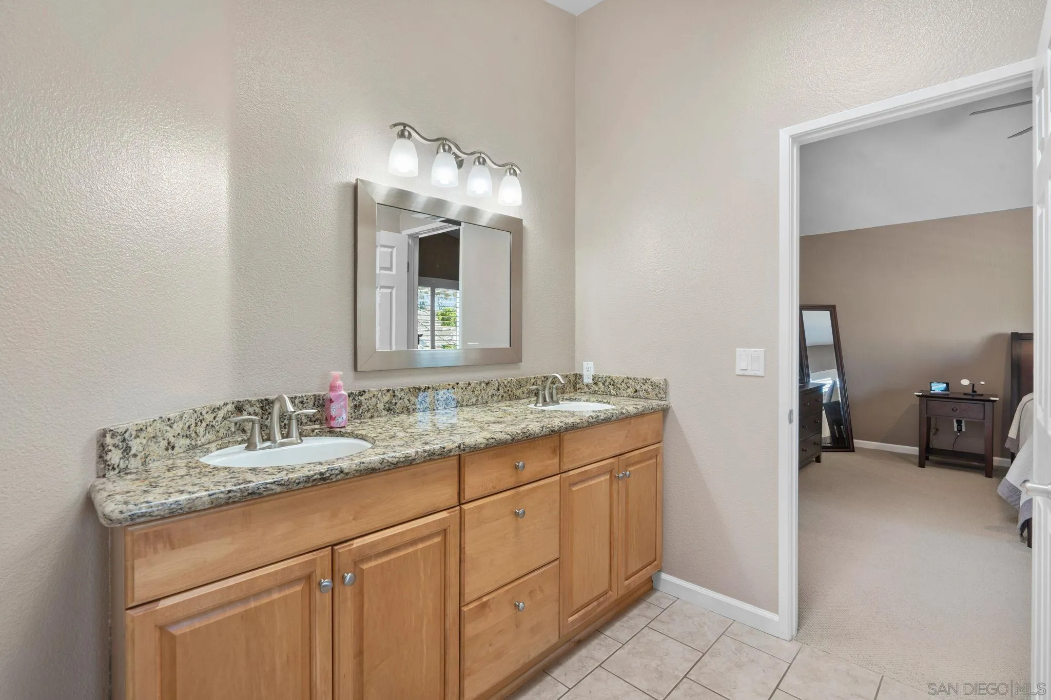 https://cdn.realtyfeed.com/cdn/127/260008829/029cd321556d564bb7fd658bdf28ac01.webp