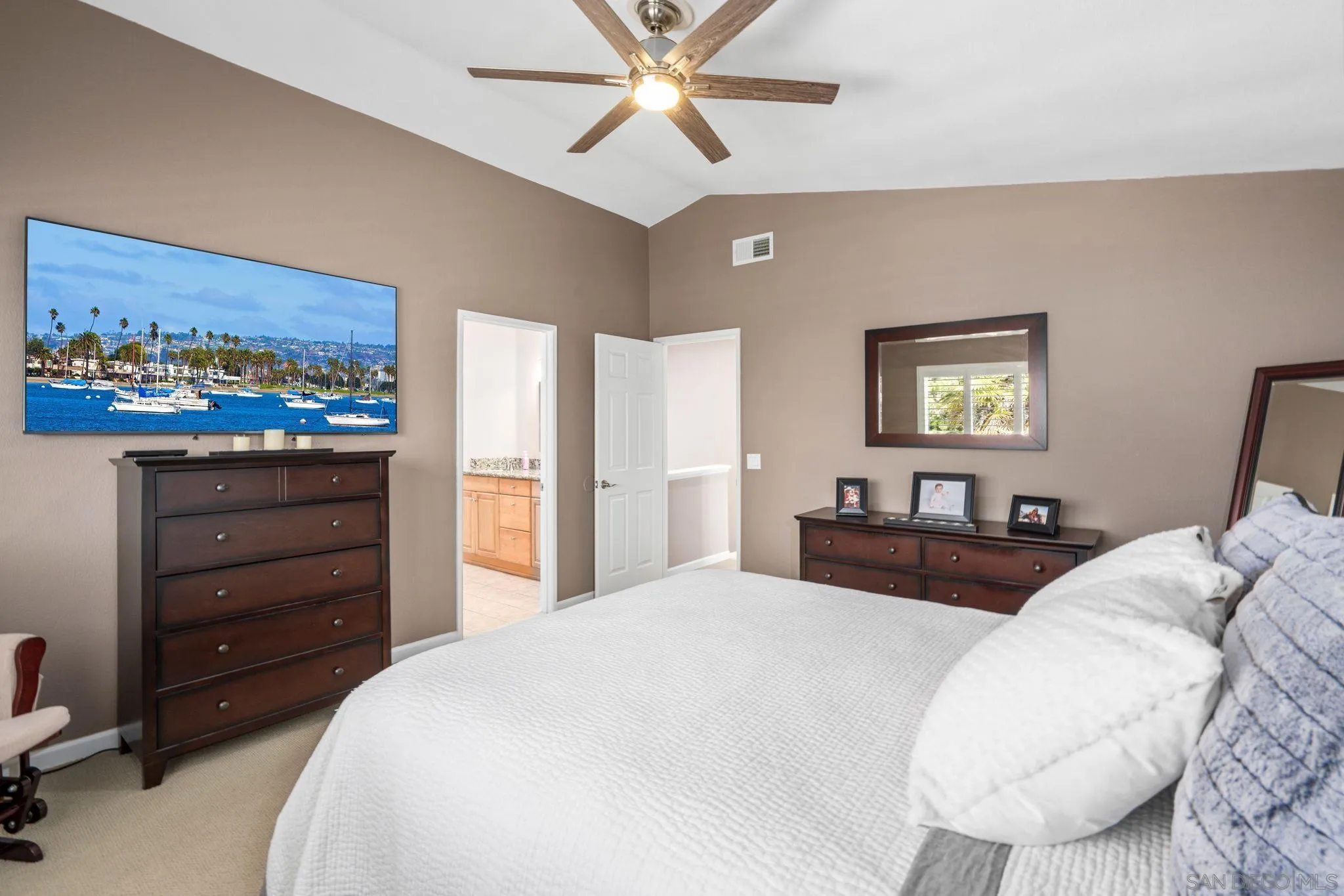https://cdn.realtyfeed.com/cdn/127/260008829/093b12a9b8e7b1df6cd23bfe1cad7f25.webp
