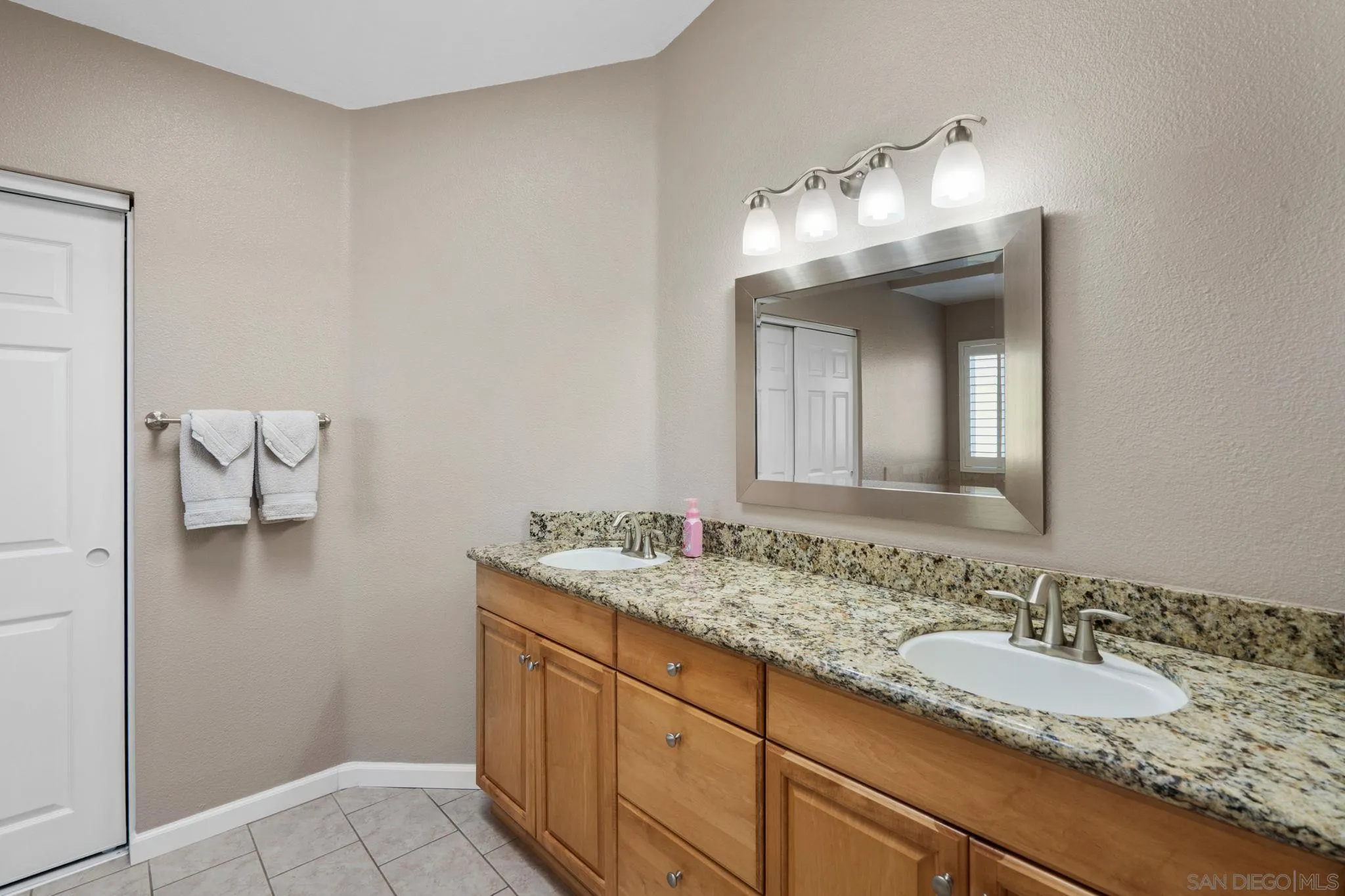 https://cdn.realtyfeed.com/cdn/127/260008829/45bed07f64585189165b9c8461553a10.webp