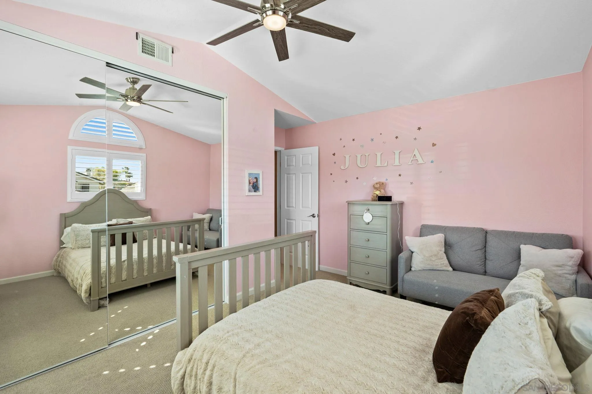 https://cdn.realtyfeed.com/cdn/127/260008829/55446530bc8608e3e169a0e7e9e04807.webp