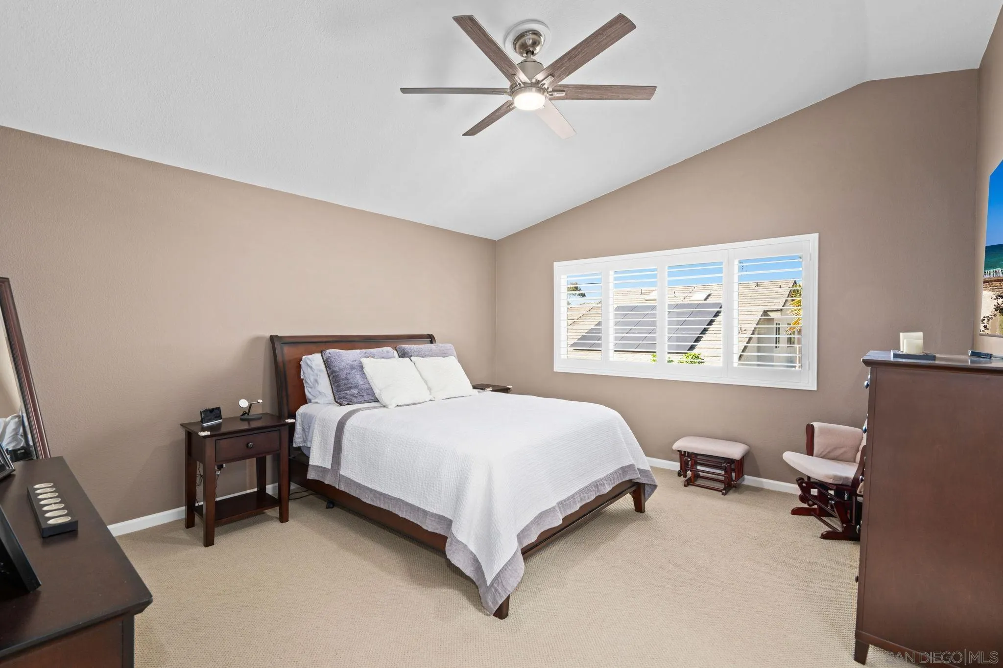 https://cdn.realtyfeed.com/cdn/127/260008829/555a844022c2358cb6691af5b6b61be8.webp
