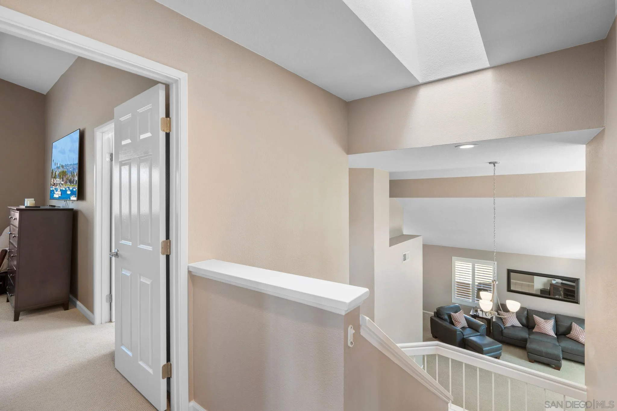 https://cdn.realtyfeed.com/cdn/127/260008829/86b9d79a463236b128008e55b3e165fe.webp