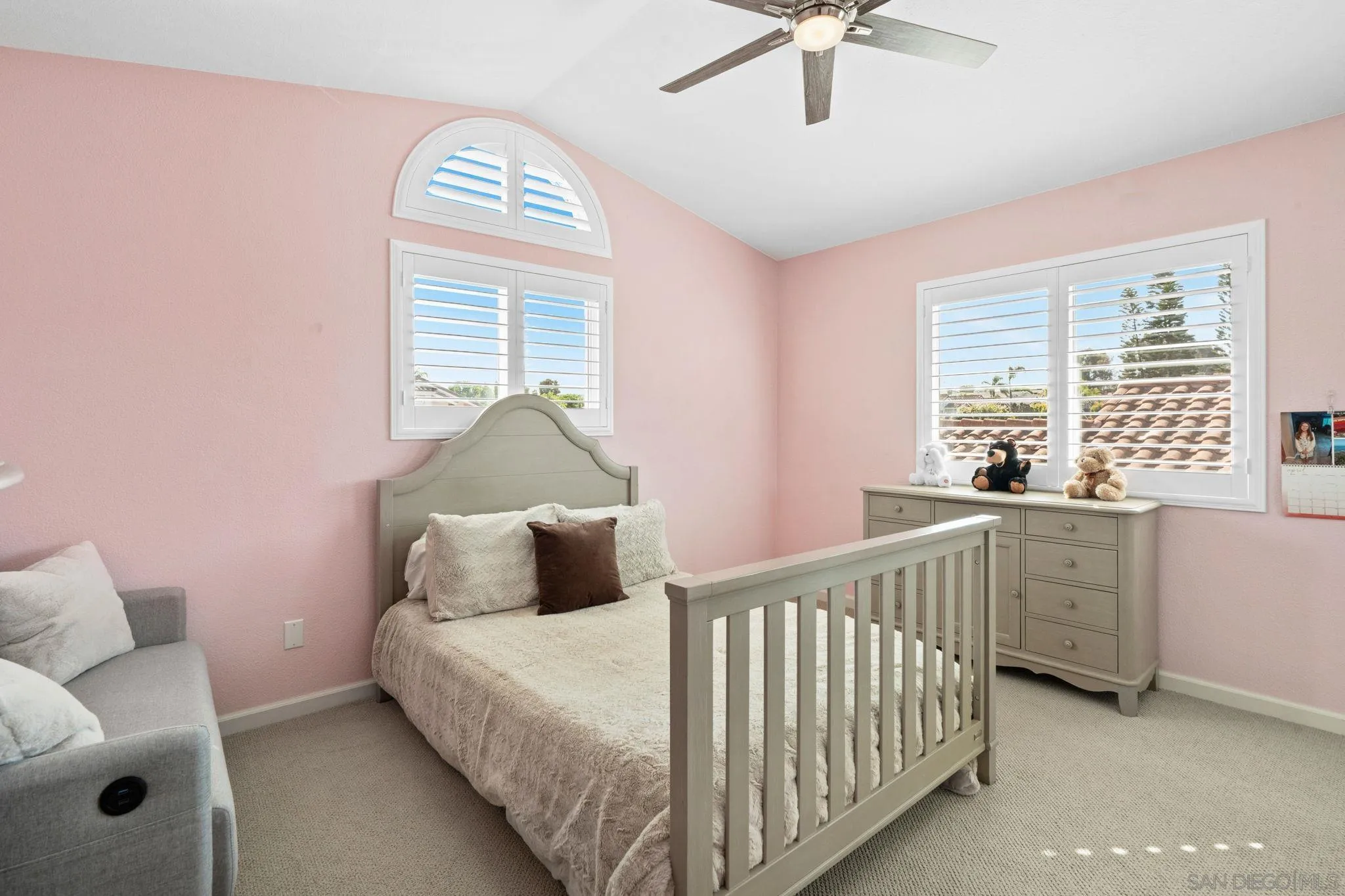https://cdn.realtyfeed.com/cdn/127/260008829/a6886e2d069bdf1f8c00077f2c00efc8.webp