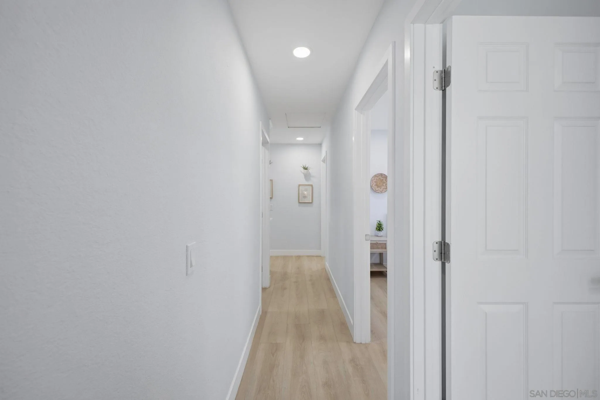 https://cdn.realtyfeed.com/cdn/127/260008830/643c31ed64043f59463ff624dcff3dcf.webp