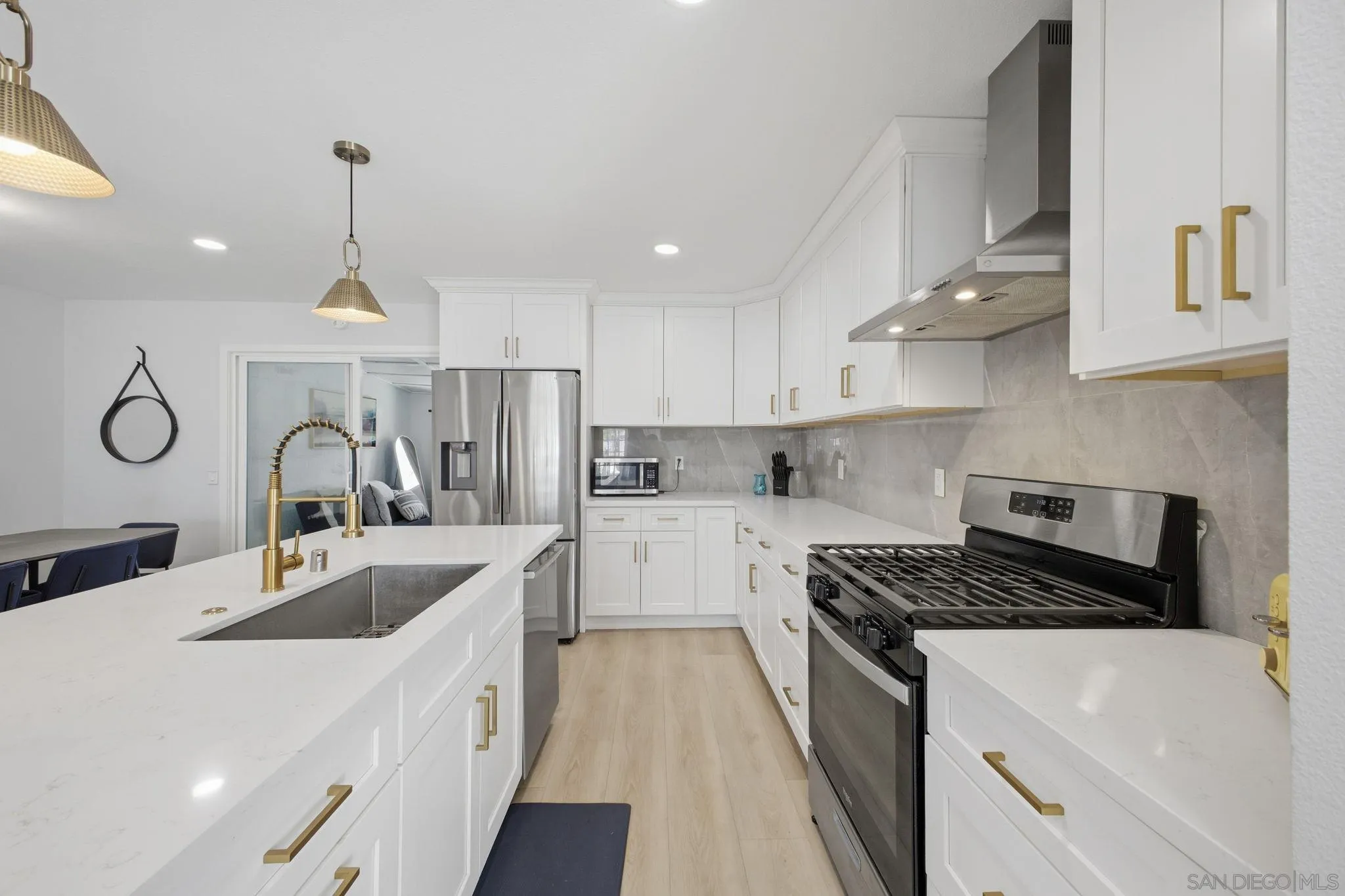 https://cdn.realtyfeed.com/cdn/127/260008830/6f552c68cc2875f6c6922323fb8ae5d8.webp