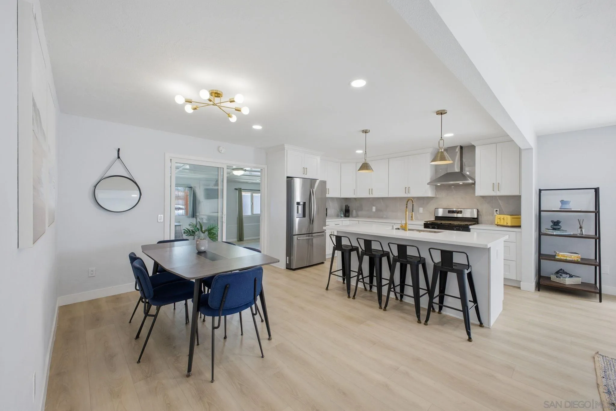 https://cdn.realtyfeed.com/cdn/127/260008830/73e52a0c3363c13eedbd33e1c7a3eac3.webp