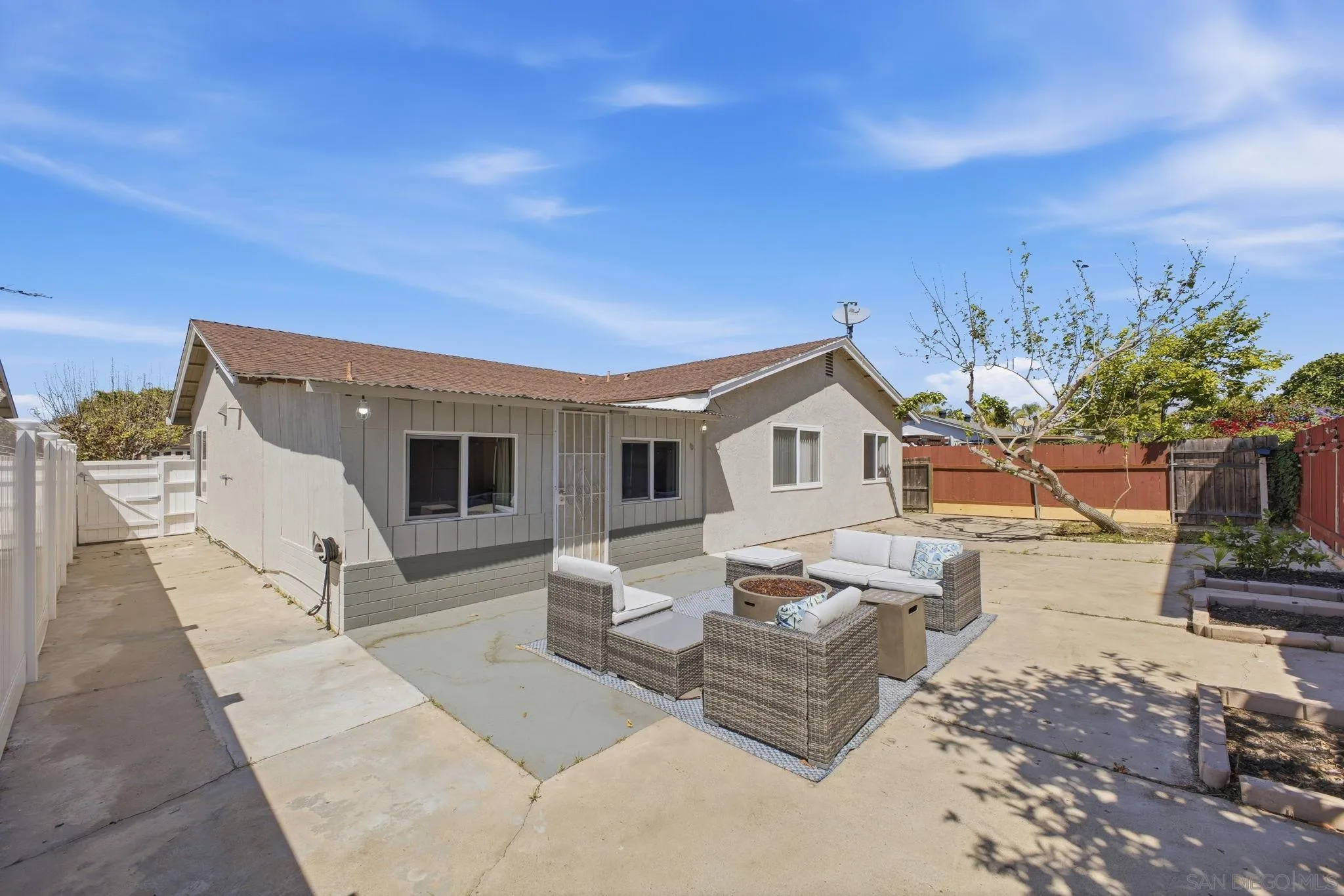 https://cdn.realtyfeed.com/cdn/127/260008830/9790ba1c90b2a412c4076a1f0b701c25.webp