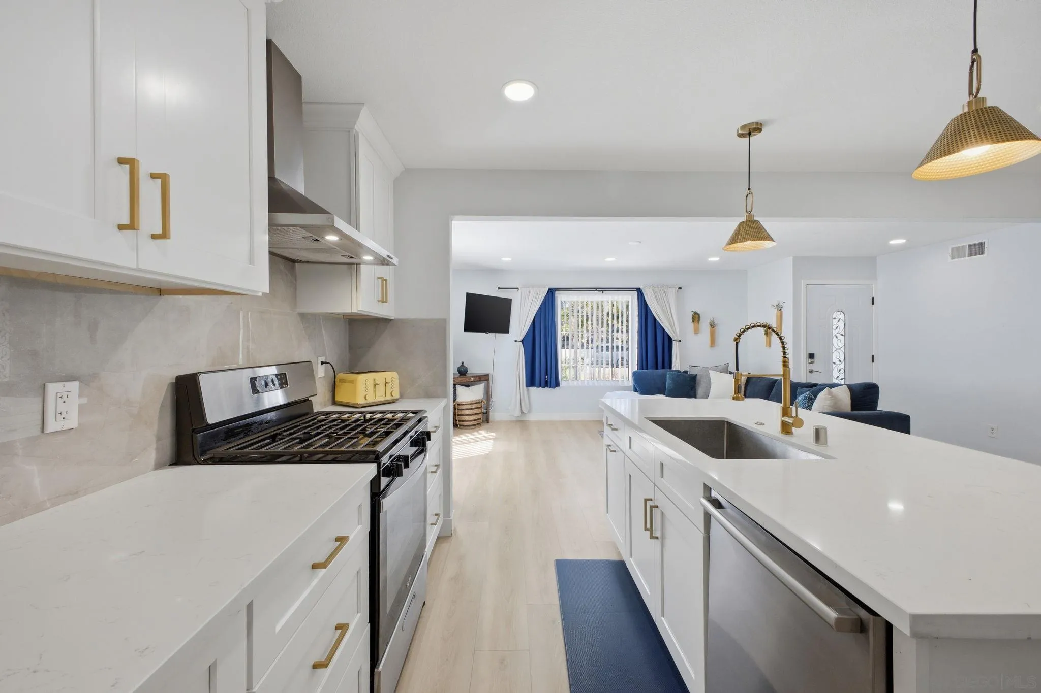 https://cdn.realtyfeed.com/cdn/127/260008830/9f4fb46c0849ef84638c04bab643c6c6.webp