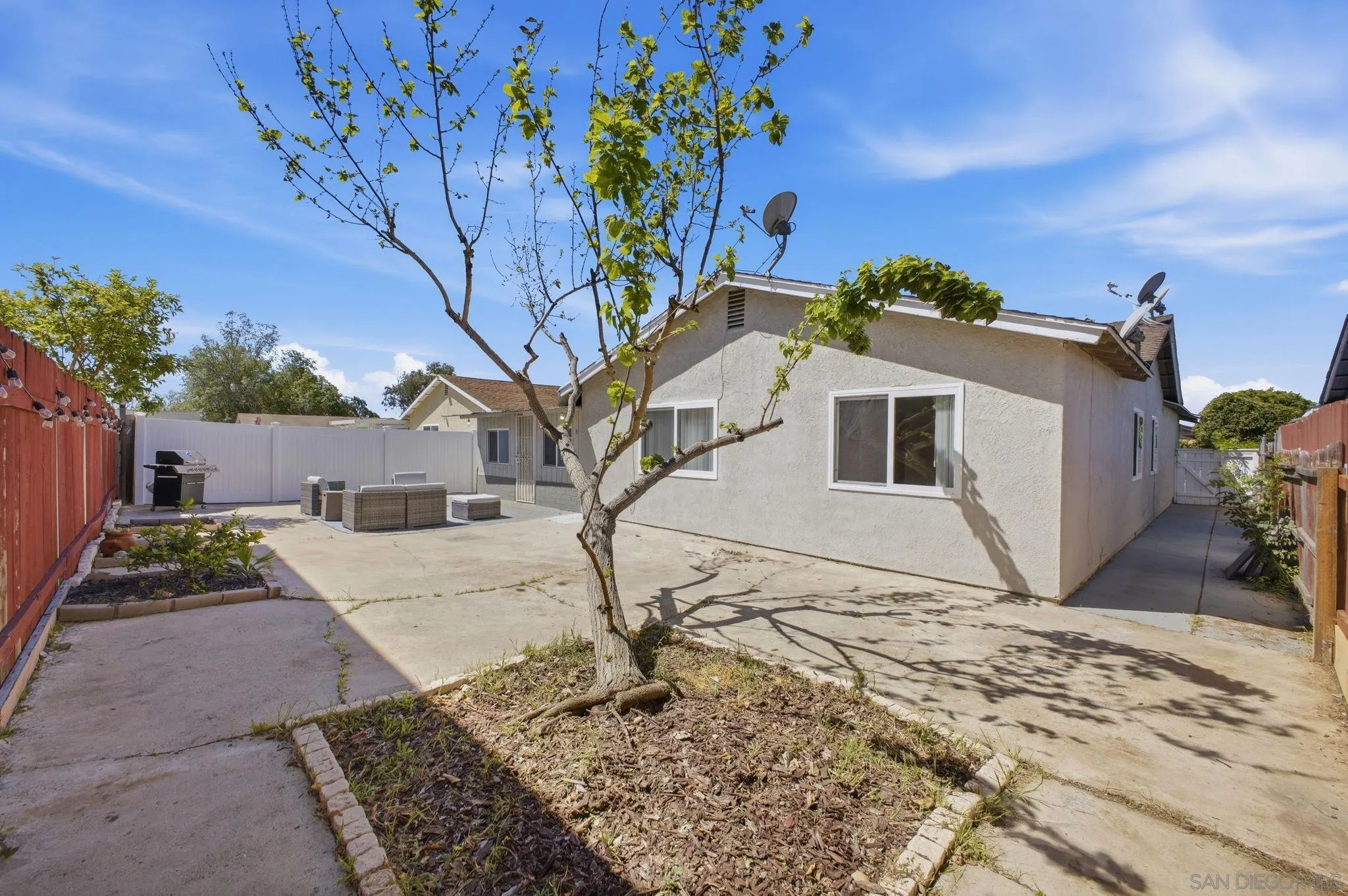 https://cdn.realtyfeed.com/cdn/127/260008830/e8e9d0abe51725403c638c099e22f899.webp