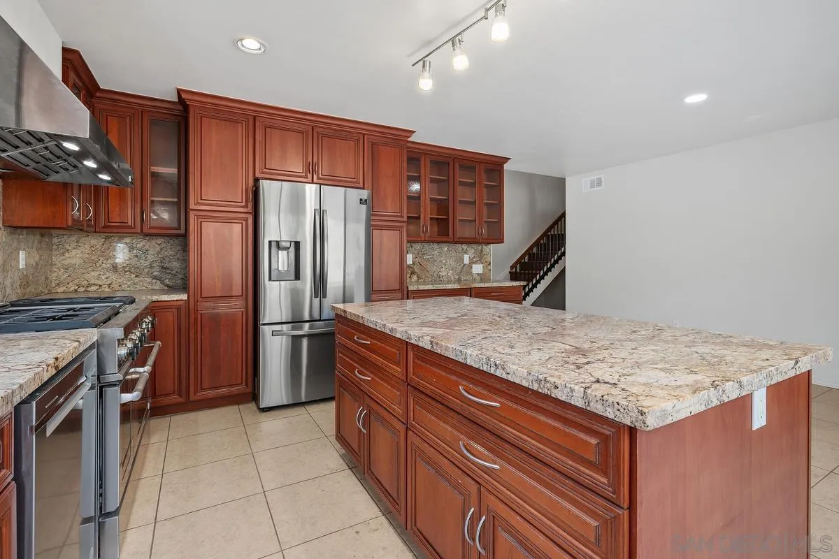 https://cdn.realtyfeed.com/cdn/127/260008831/252986a9216e1751559c54f3567f56c8.webp