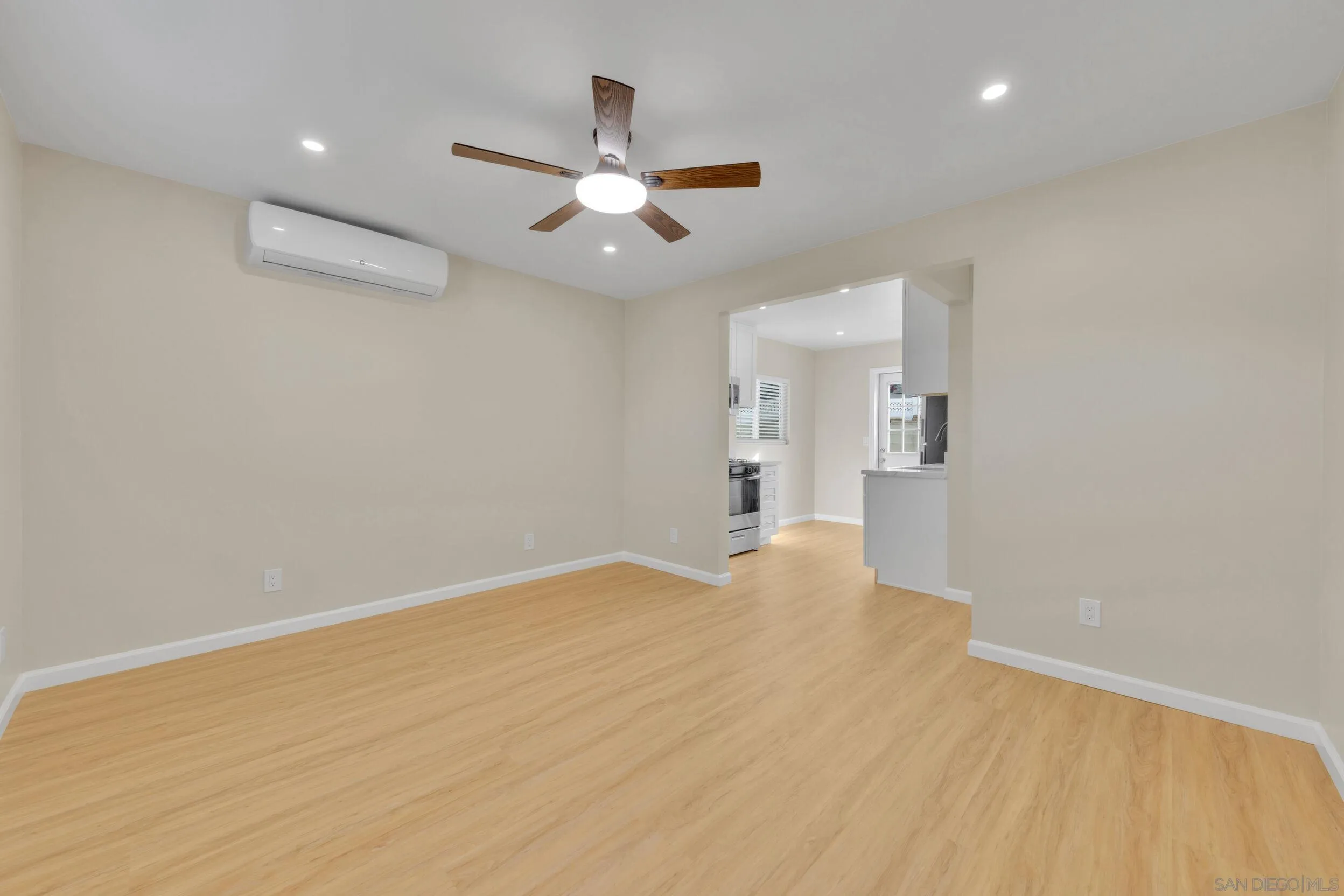 https://cdn.realtyfeed.com/cdn/127/260008835/ca61768d7d99ddabb3251cc22e5c811d.webp