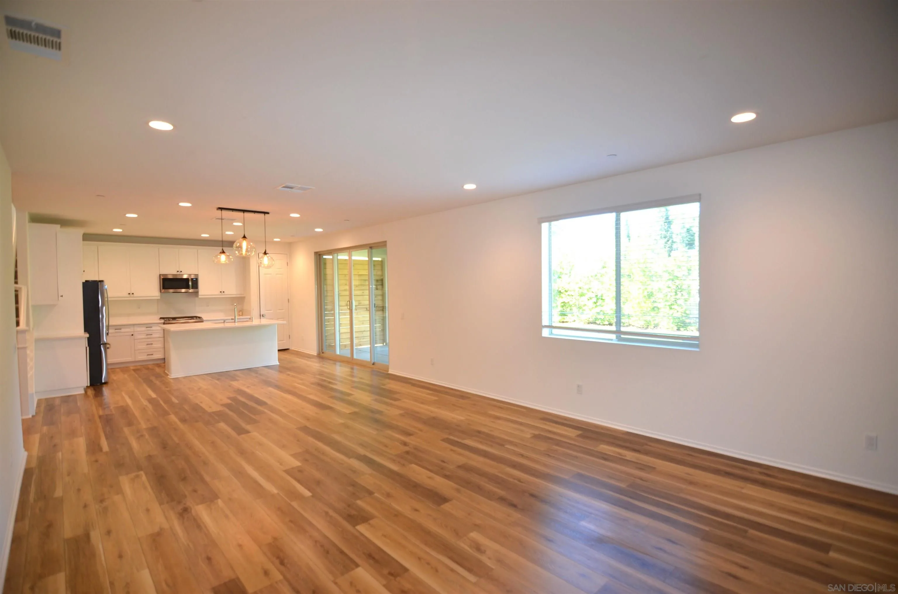https://cdn.realtyfeed.com/cdn/127/260008839/1fa5096837726804f03b43c944fe82c9.webp