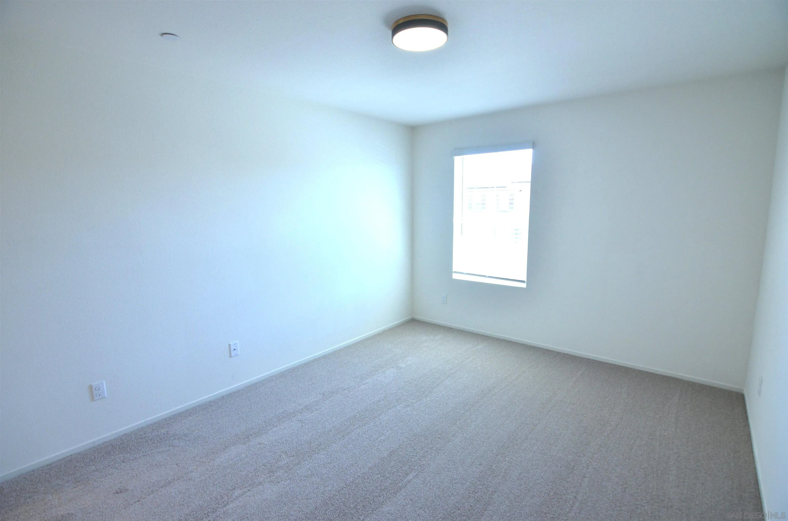 https://cdn.realtyfeed.com/cdn/127/260008839/216773f7dc0e1d3bee04381fd34da46d.webp