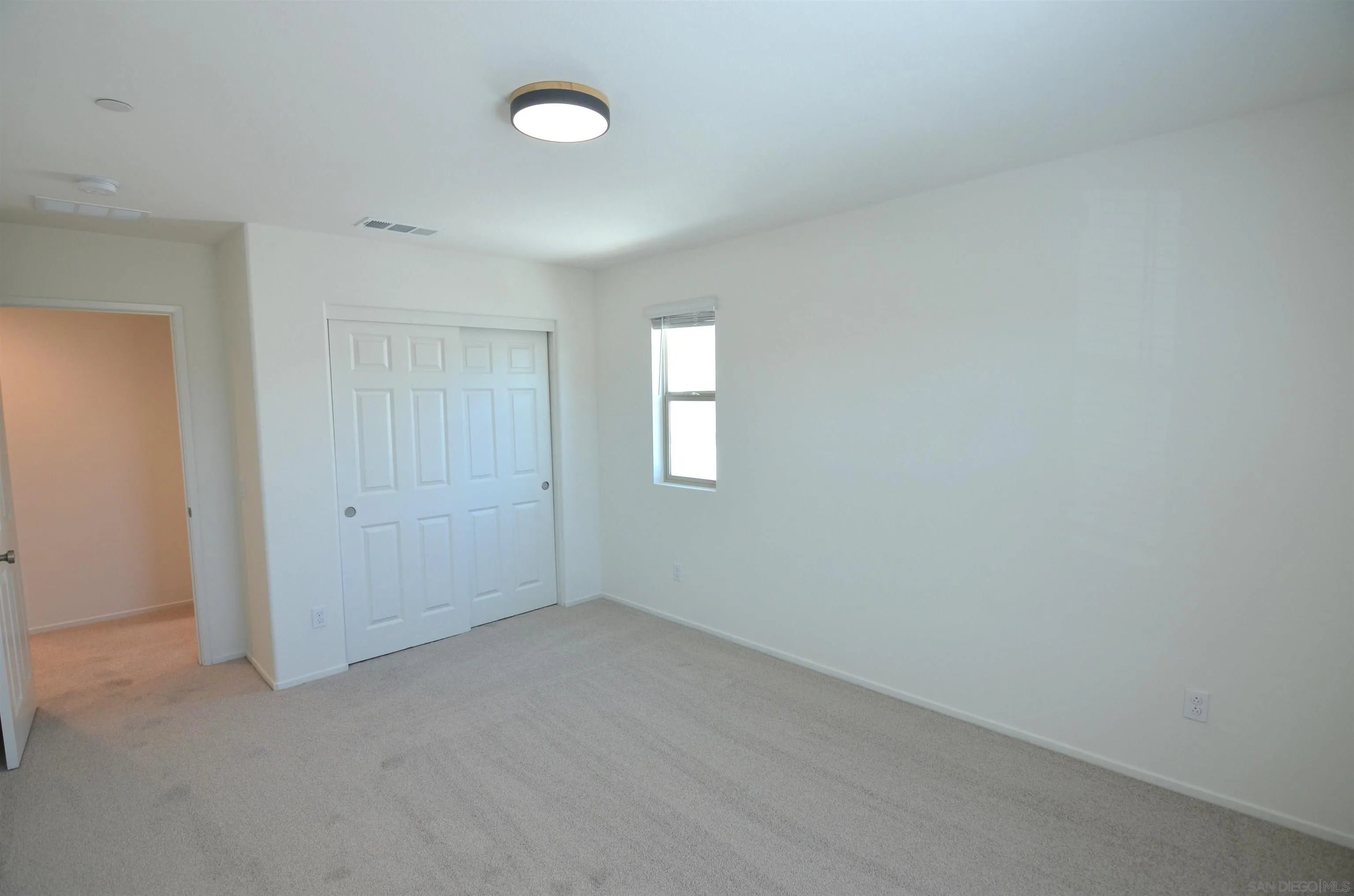https://cdn.realtyfeed.com/cdn/127/260008839/3fd25e44fd5be9cac5274de79f9c41df.webp