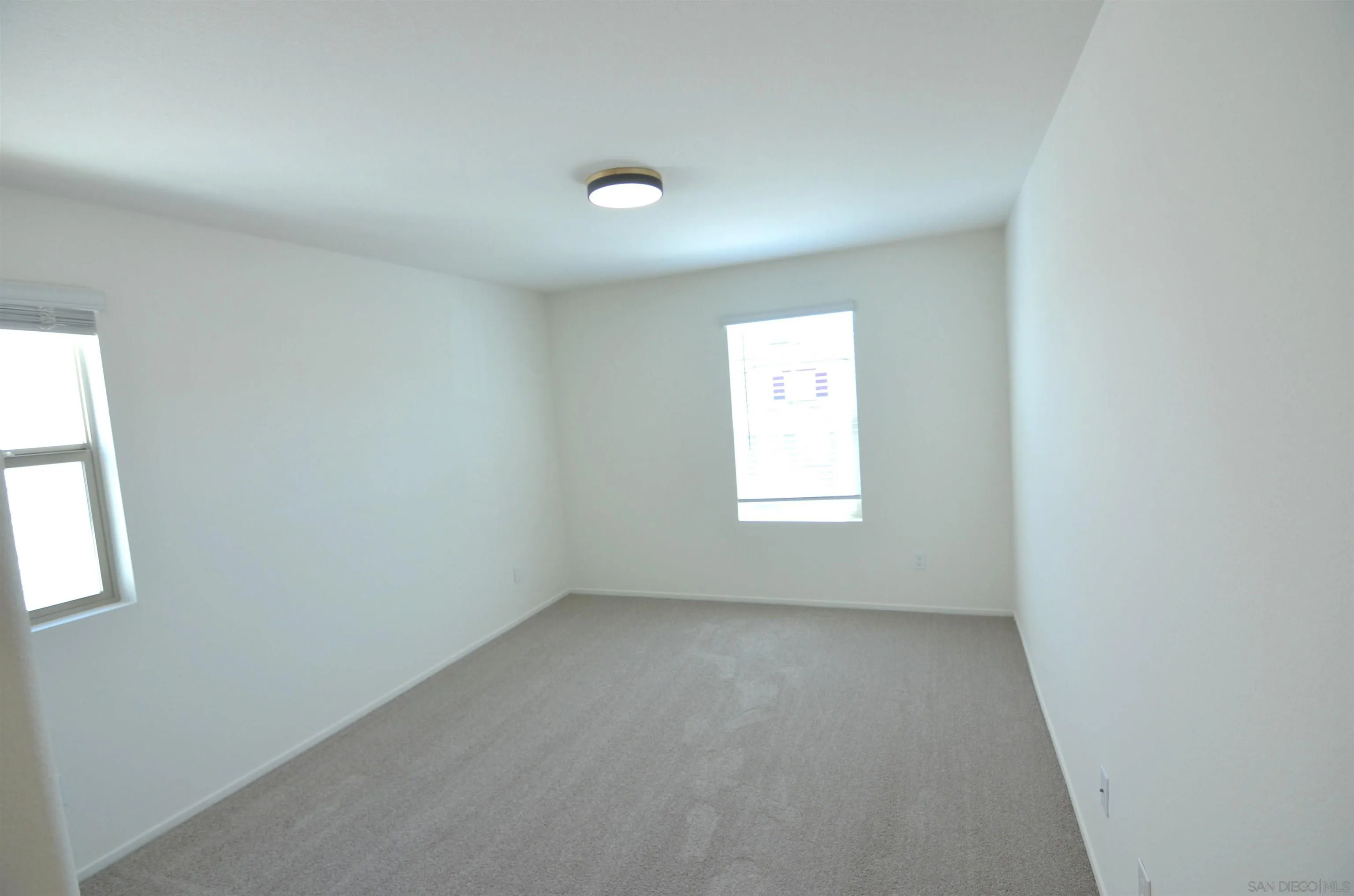 https://cdn.realtyfeed.com/cdn/127/260008839/485f422121e1cd338a0f39e42f314605.webp