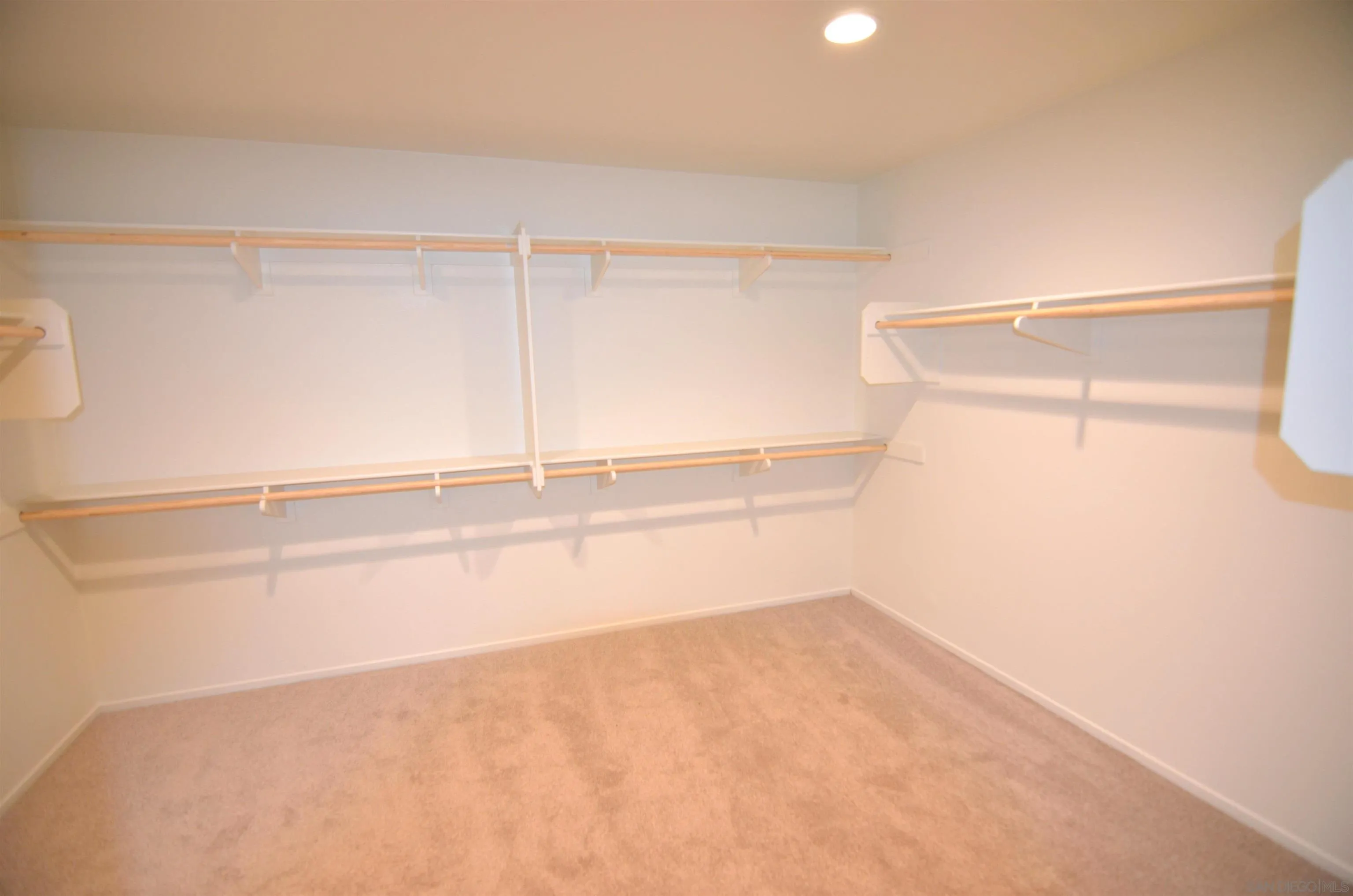 https://cdn.realtyfeed.com/cdn/127/260008839/ab7320d5b6ef2f25bf455ae6ca6f7d28.webp