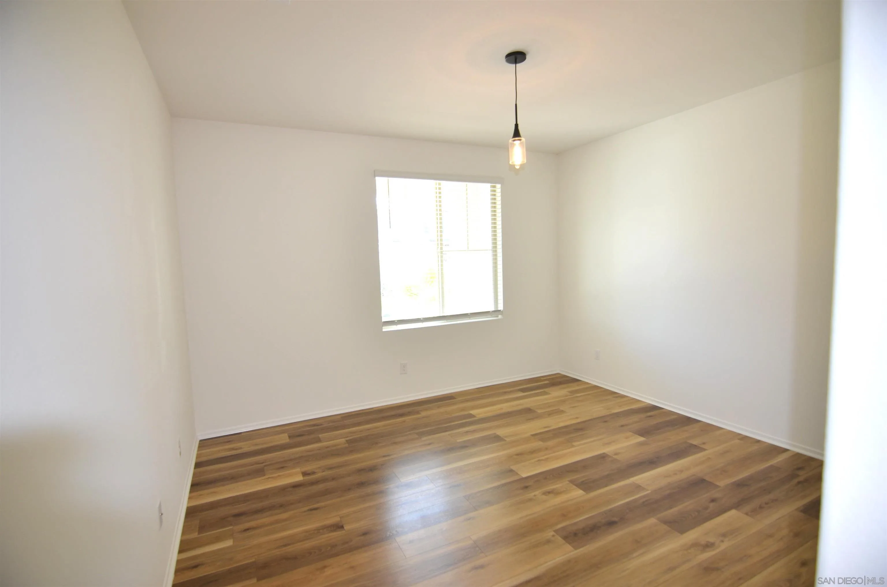 https://cdn.realtyfeed.com/cdn/127/260008839/c646654fad3bda0dc327ce798e39c4f7.webp