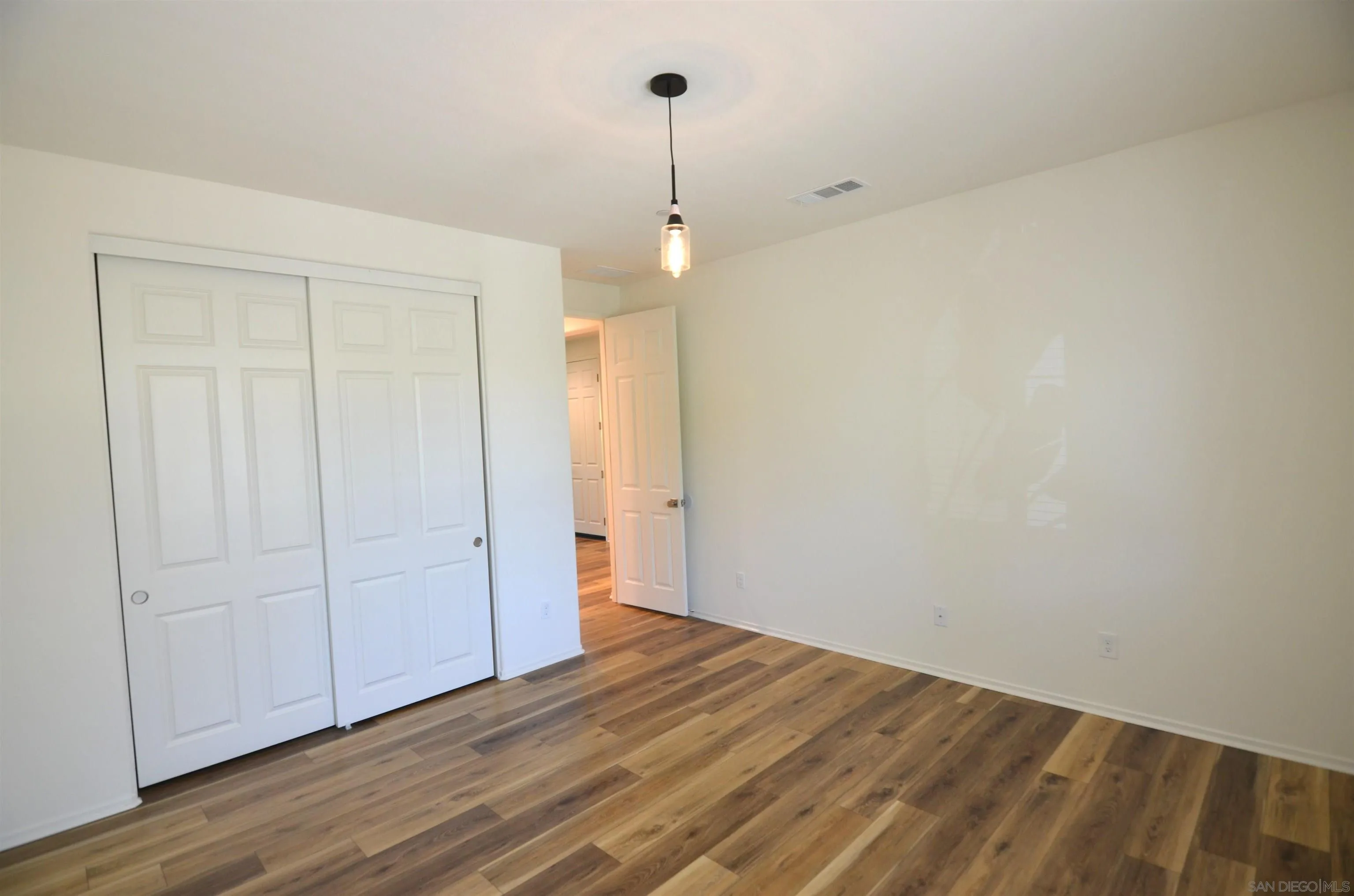 https://cdn.realtyfeed.com/cdn/127/260008839/f334ba60074e16924b135538f9f291ae.webp