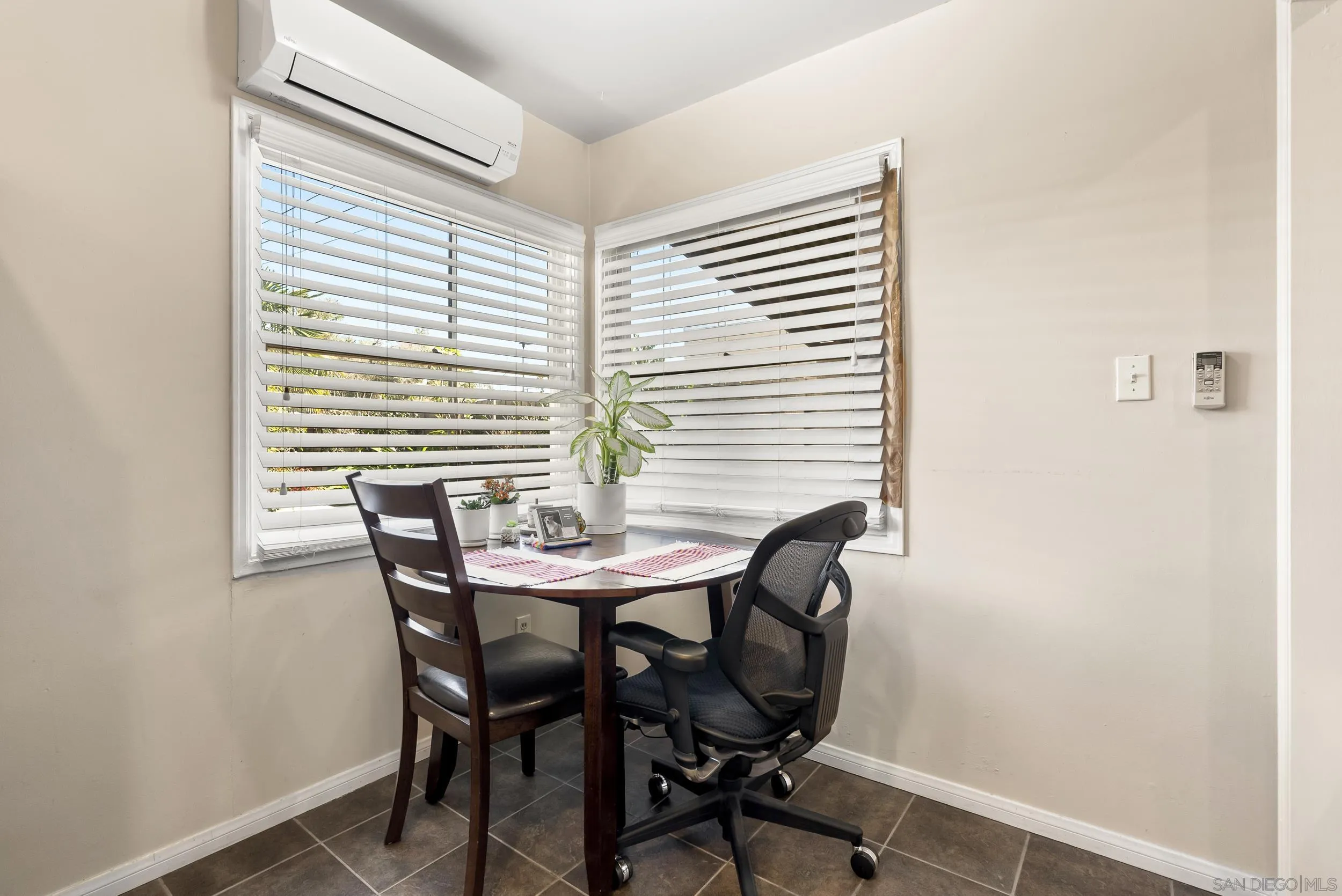 https://cdn.realtyfeed.com/cdn/127/260008843/75fa624939ffbb5256adb0ac34090521.webp